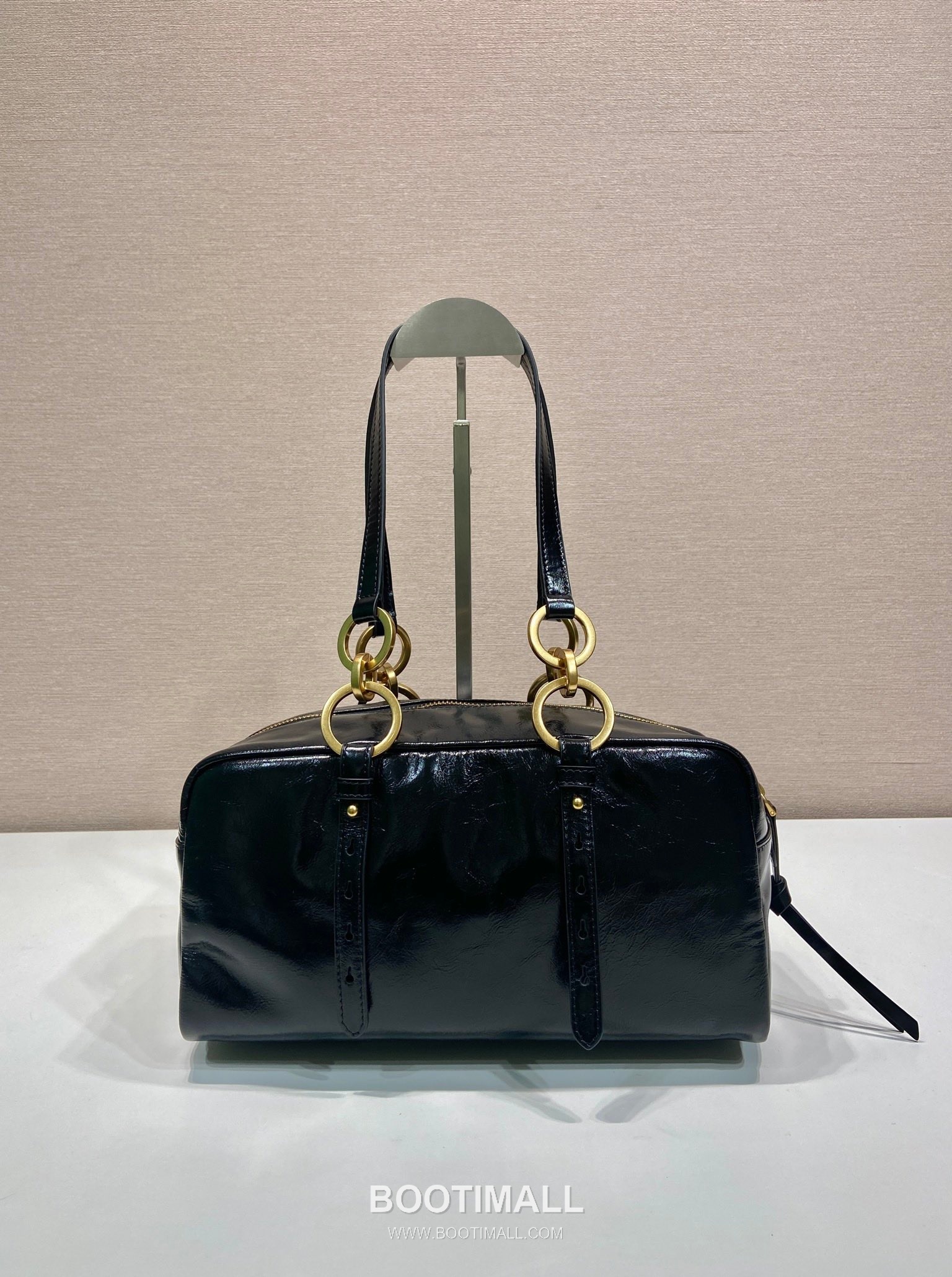 Prada Oiled Wax Calfskin Shoulder Bag with Vintage Metal Hardware and Zip Pocket Detail 프라다 오일왁스 카프스킨 빈티지메탈 지퍼포켓 숄더백 1BB138 30cm 5