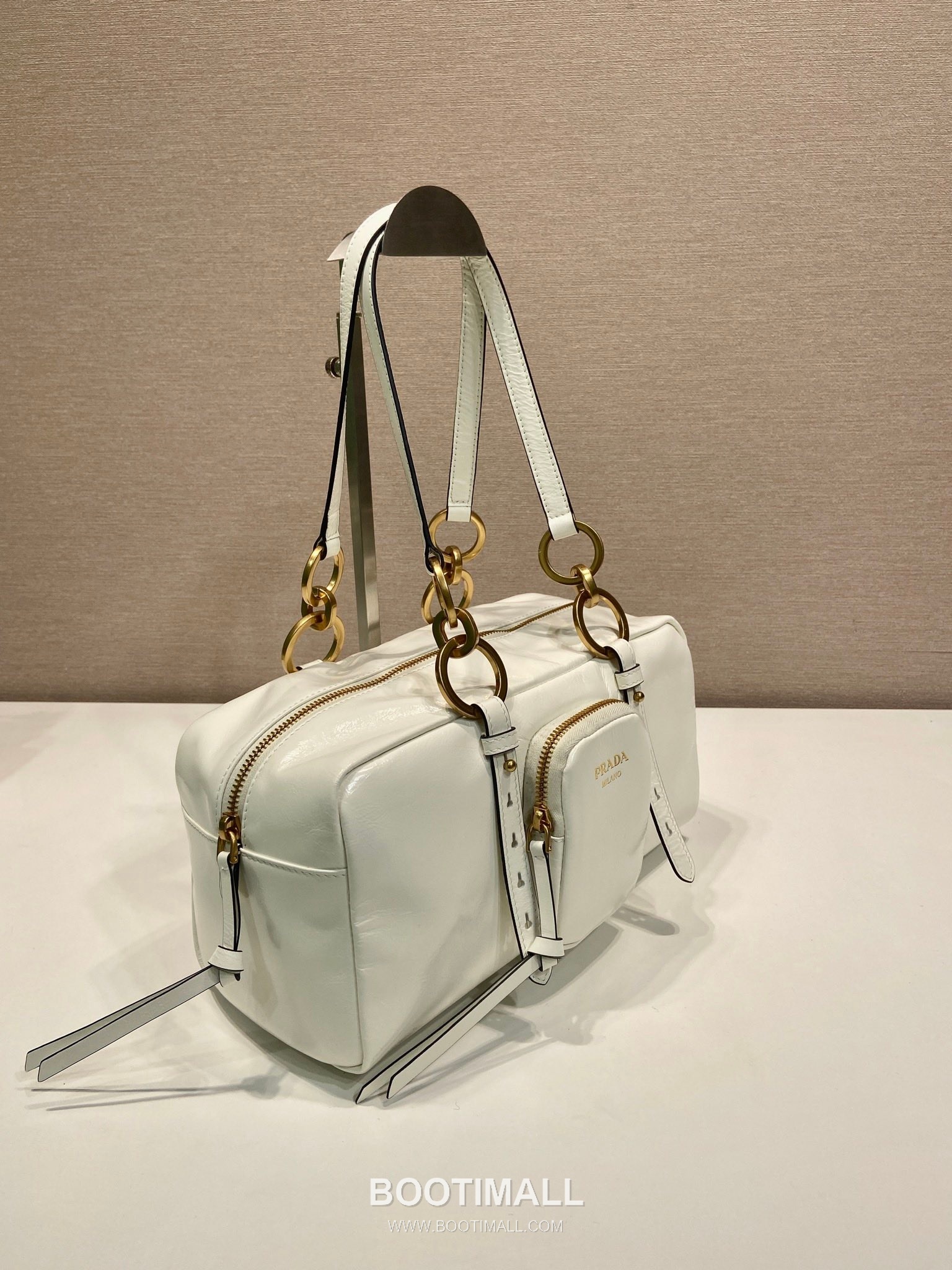Prada Oiled Wax Calfskin Shoulder Bag with Vintage Metal Hardware and Zip Pocket Detail 프라다 오일왁스 카프스킨 빈티지메탈 지퍼포켓 숄더백 1BB138 30cm 2