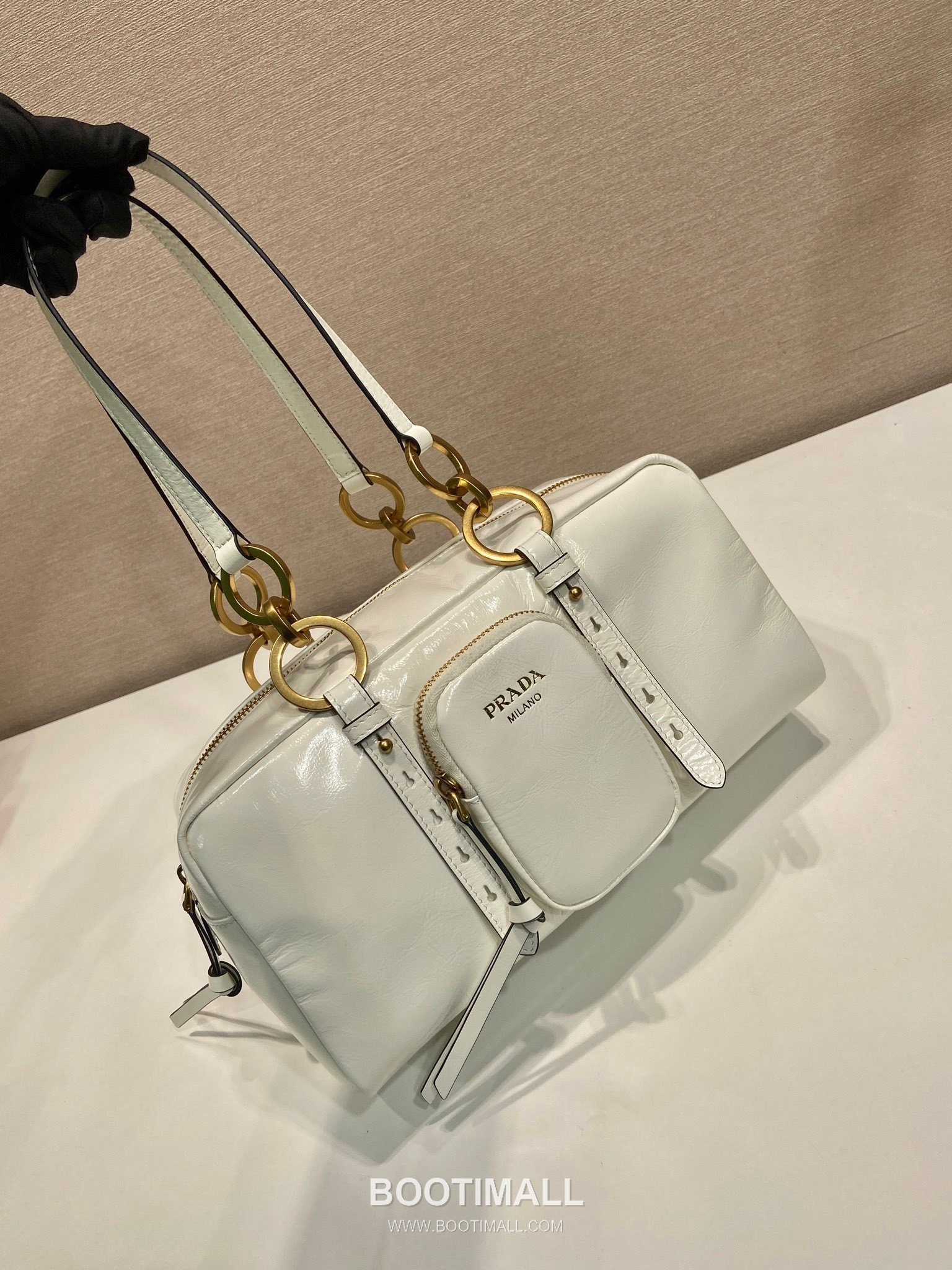 Prada Oiled Wax Calfskin Shoulder Bag with Vintage Metal Hardware and Zip Pocket Detail 프라다 오일왁스 카프스킨 빈티지메탈 지퍼포켓 숄더백 1BB138 30cm 3