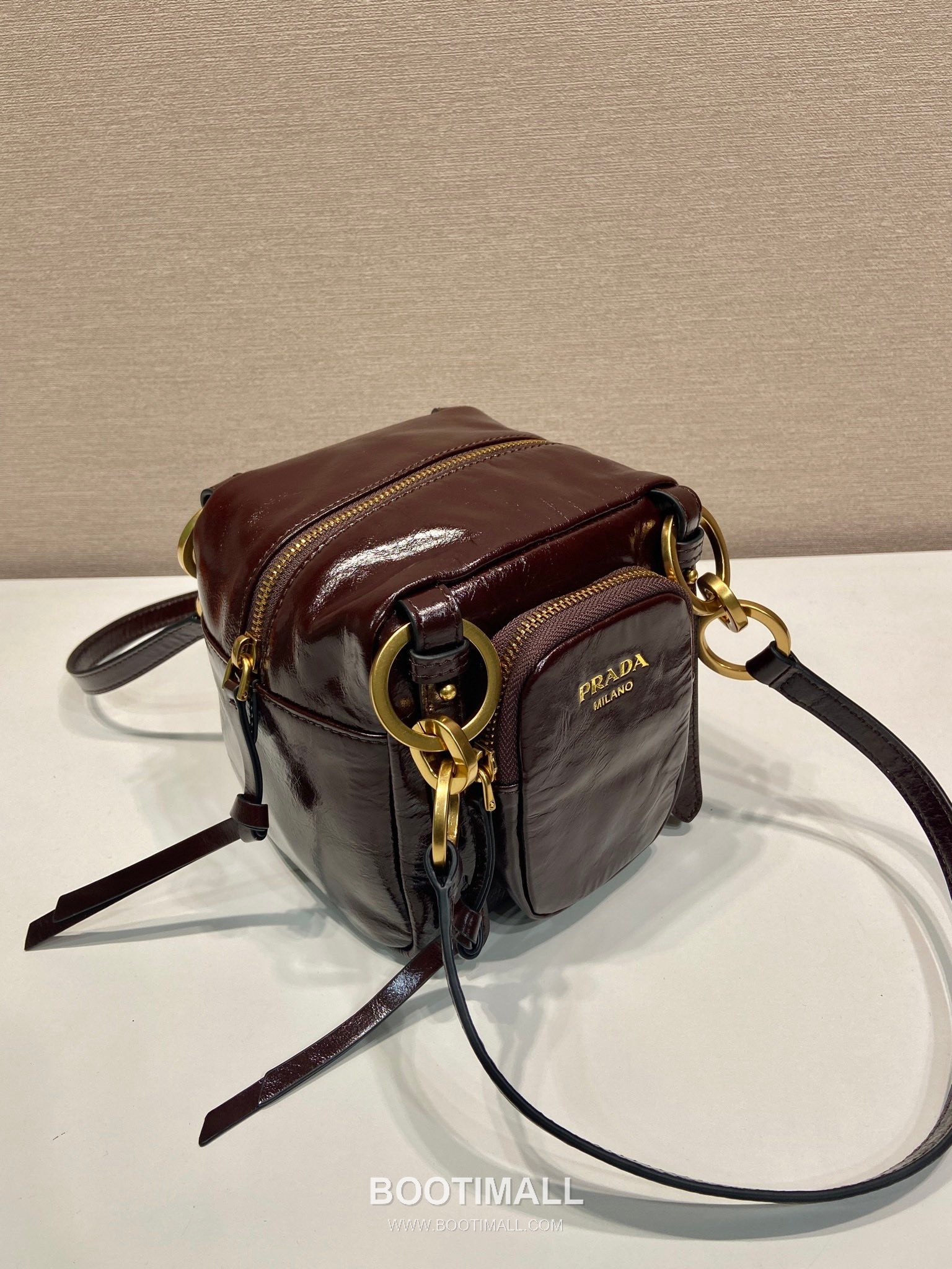 Prada Oiled Wax Calfskin Mini Top Handle Bag with Vintage Metal Hardware and Zip Pocket Detail 프라다 오일왁스 카프스킨 빈티지메탈 지퍼포켓 미니 토트백 1BB137 14cm 4