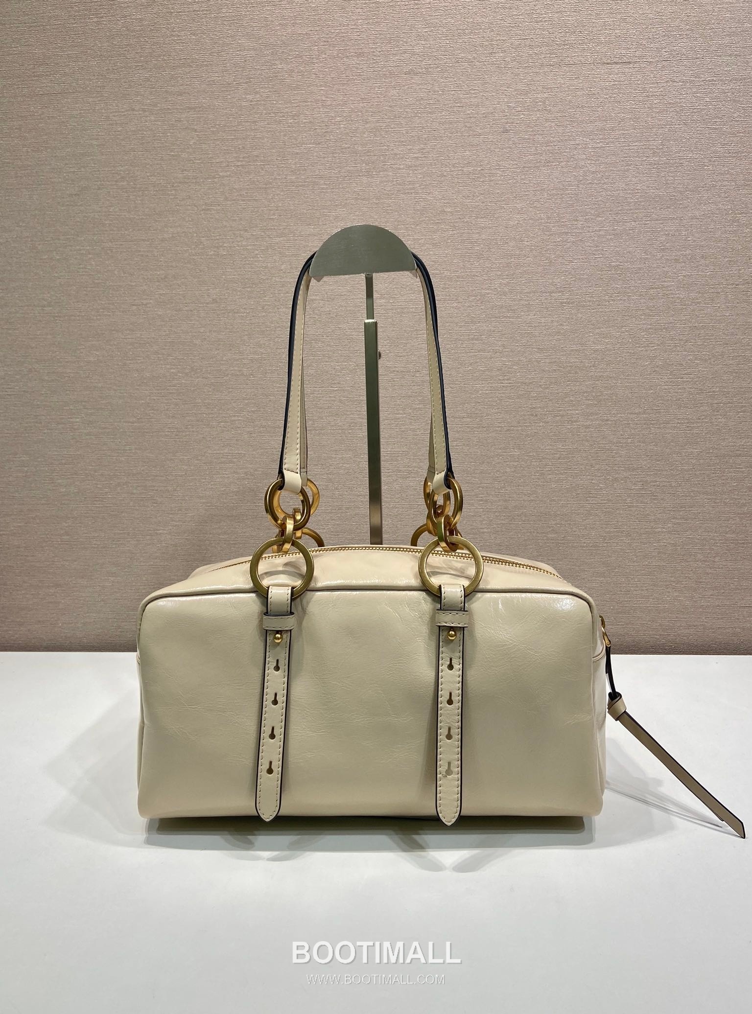 Prada Oiled Wax Calfskin Shoulder Bag with Vintage Metal Hardware and Zip Pocket Detail 프라다 오일왁스 카프스킨 빈티지메탈 지퍼포켓 숄더백 1BB138 30cm 4