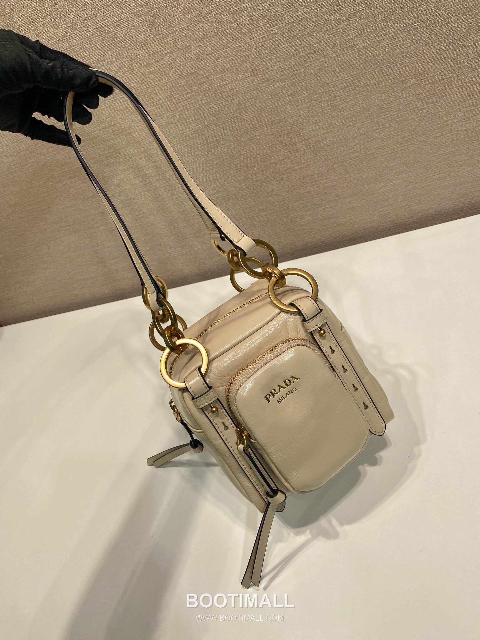 Prada Oiled Wax Calfskin Mini Top Handle Bag with Vintage Metal Hardware and Zip Pocket Detail 프라다 오일왁스 카프스킨 빈티지메탈 지퍼포켓 미니 토트백 1BB137 14cm 2