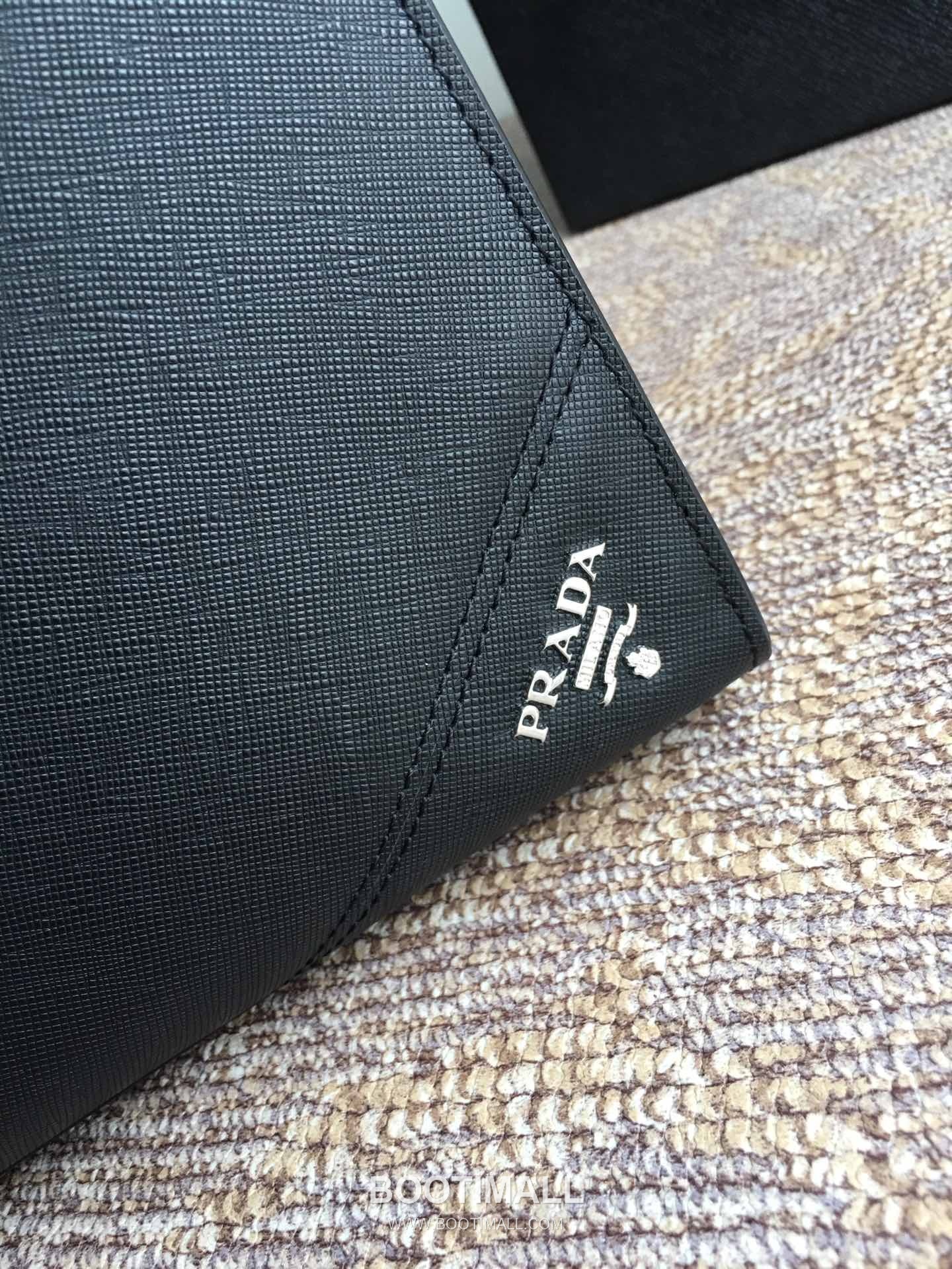 Prada Crossgrain Calfskin Tote Bag with Triangle Logo Detail 프라다 크로스그레인 카프스킨 삼각로고 토트백 1079 34cm 2