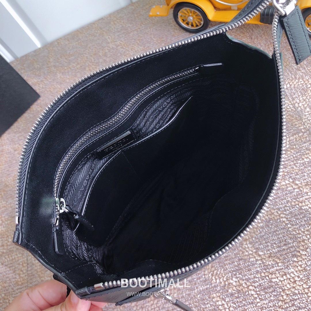 Prada Saffiano Calfskin Crossbody Bag with Front Zip Pocket and Multi Compartment Detail 프라다 사피아노 카프스킨 프론트지퍼 멀티수납 크로스백 2VG062 26cm 7