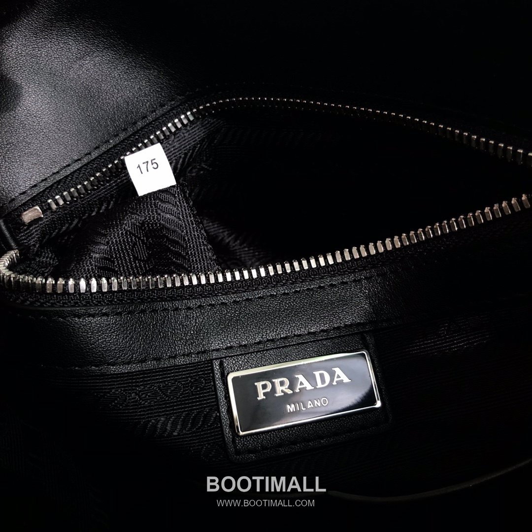 Prada Saffiano Calfskin Crossbody Bag with Front Zip Pocket and Multi Compartment Detail 프라다 사피아노 카프스킨 프론트지퍼 멀티수납 크로스백 2VG062 26cm 8