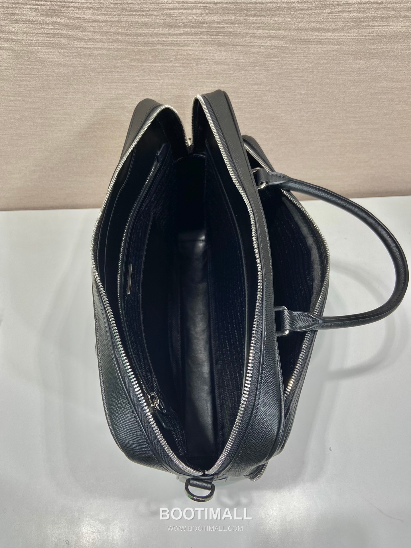 Prada Saffiano Calfskin Briefcase with Front Pocket and Detachable Strap Detail 프라다 사피아노 카프스킨 프론트포켓 탈부착스트랩 브리프케이스 2VE021 37cm 8