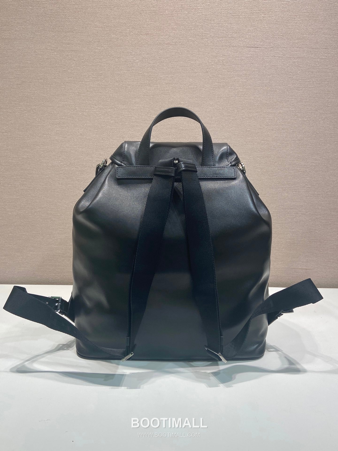 Prada Re-Nylon and Lambskin Backpack with Detachable Strap and Dual Use Detail 프라다 리나일론 램스킨 탈부착스트랩 투웨이 백팩 2VZ110A 34cm 13
