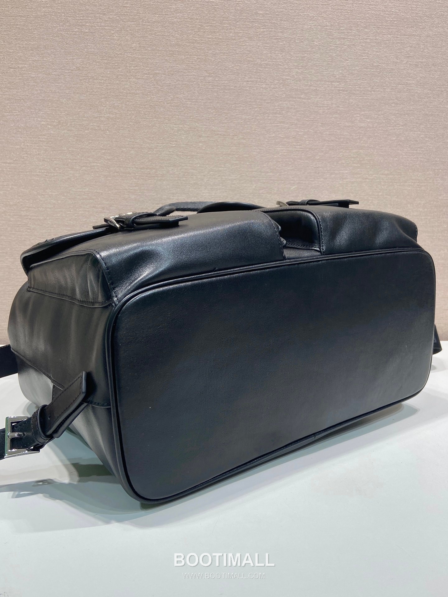 Prada Re-Nylon and Lambskin Backpack with Detachable Strap and Dual Use Detail 프라다 리나일론 램스킨 탈부착스트랩 투웨이 백팩 2VZ110A 34cm 15