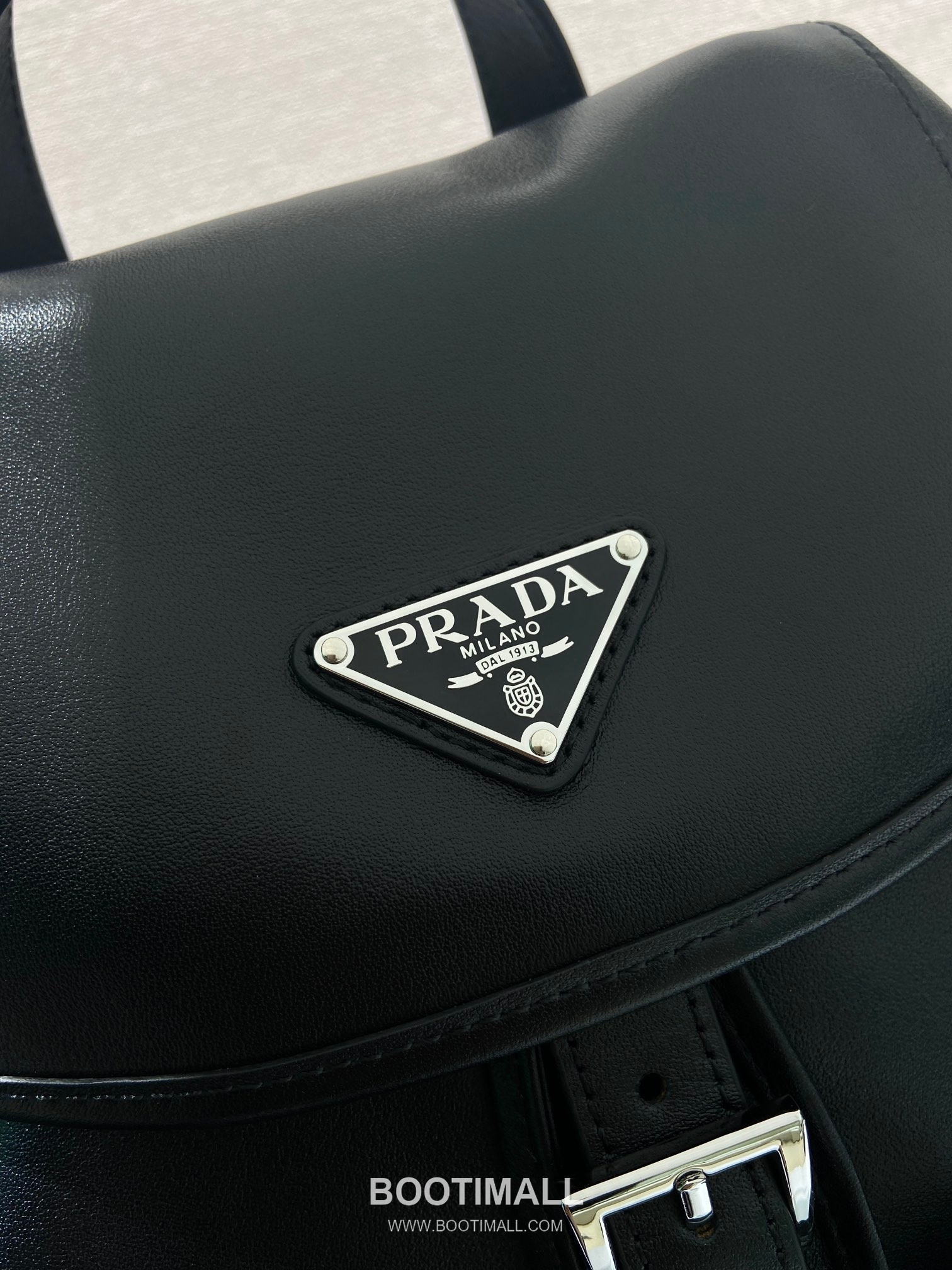 Prada Re-Nylon and Lambskin Backpack with Detachable Strap and Dual Use Detail 프라다 리나일론 램스킨 탈부착스트랩 투웨이 백팩 2VZ110A 34cm 16