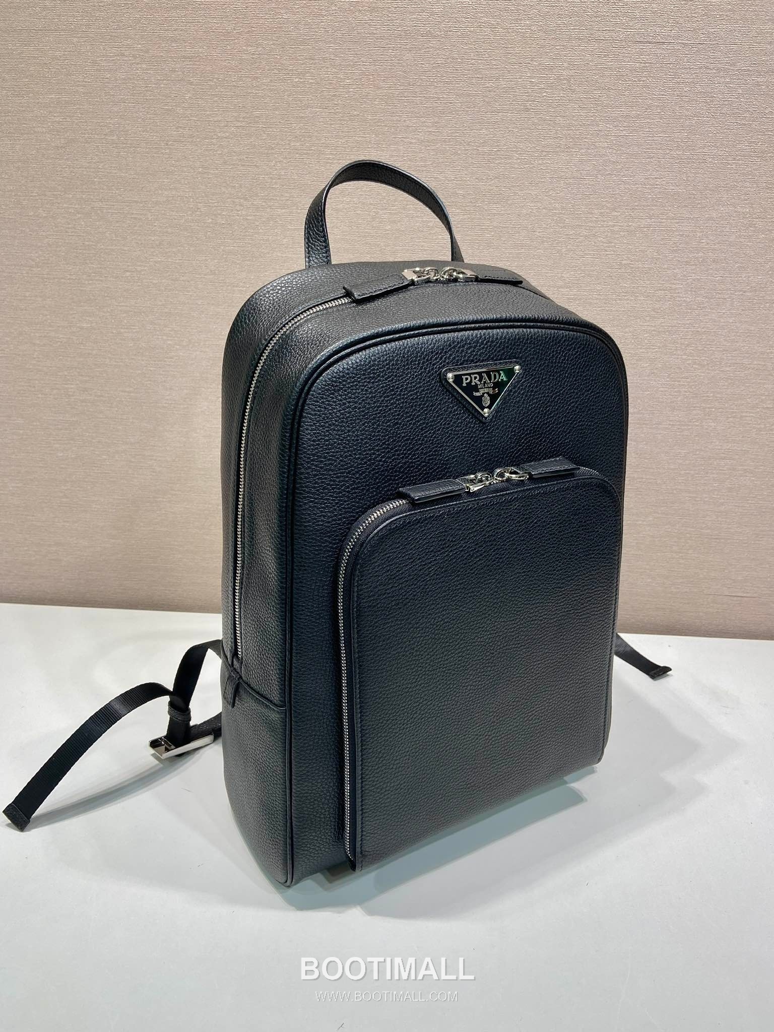 Prada Deer Grain Calfskin Backpack with Front Pocket and Dual Zip Detail 프라다 디어그레인 카프스킨 프론트포켓 더블지퍼 백팩 2VZ102 30cm 2