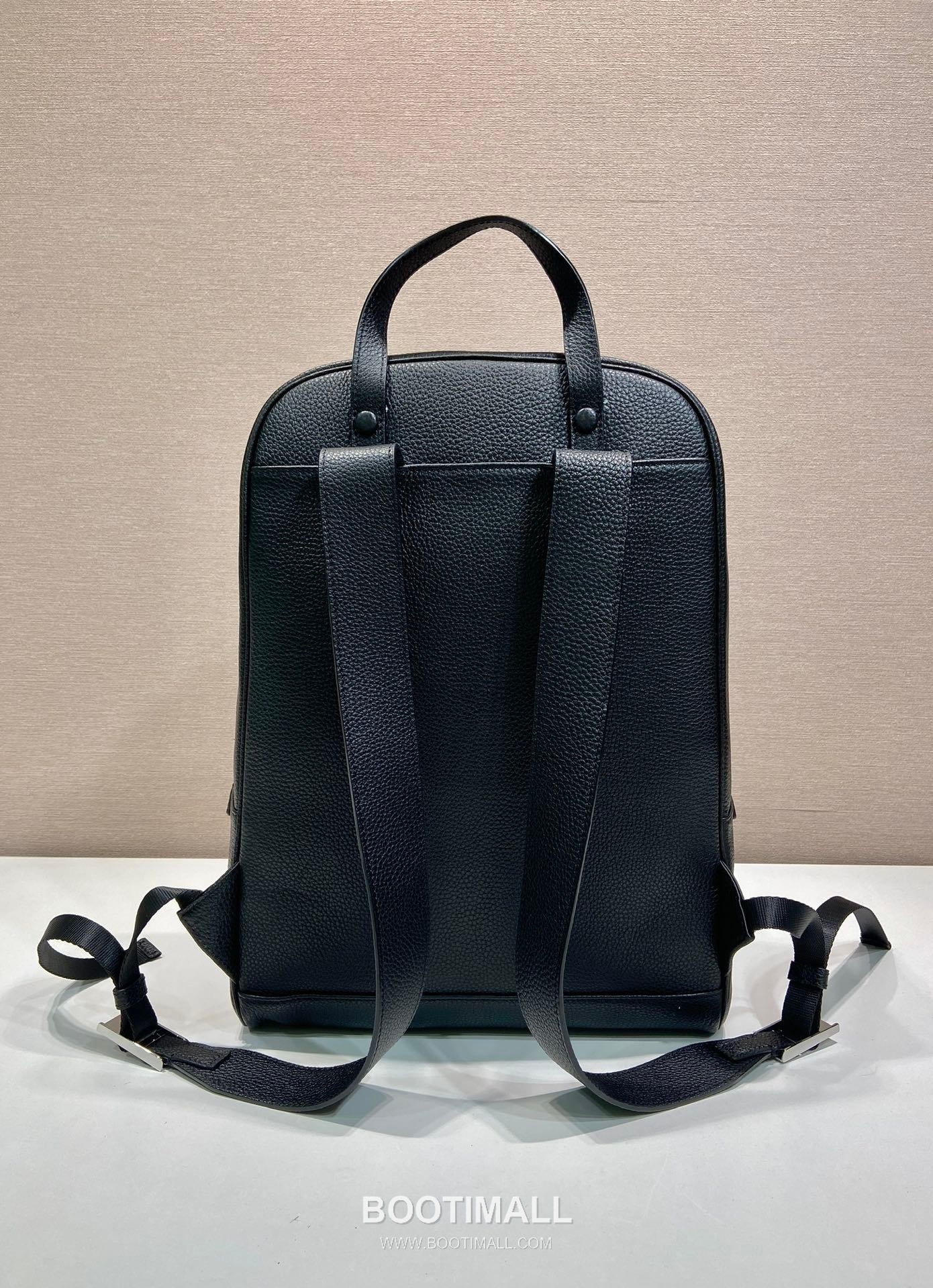 Prada Deer Grain Calfskin Backpack with Front Pocket and Dual Zip Detail 프라다 디어그레인 카프스킨 프론트포켓 더블지퍼 백팩 2VZ102 30cm 4