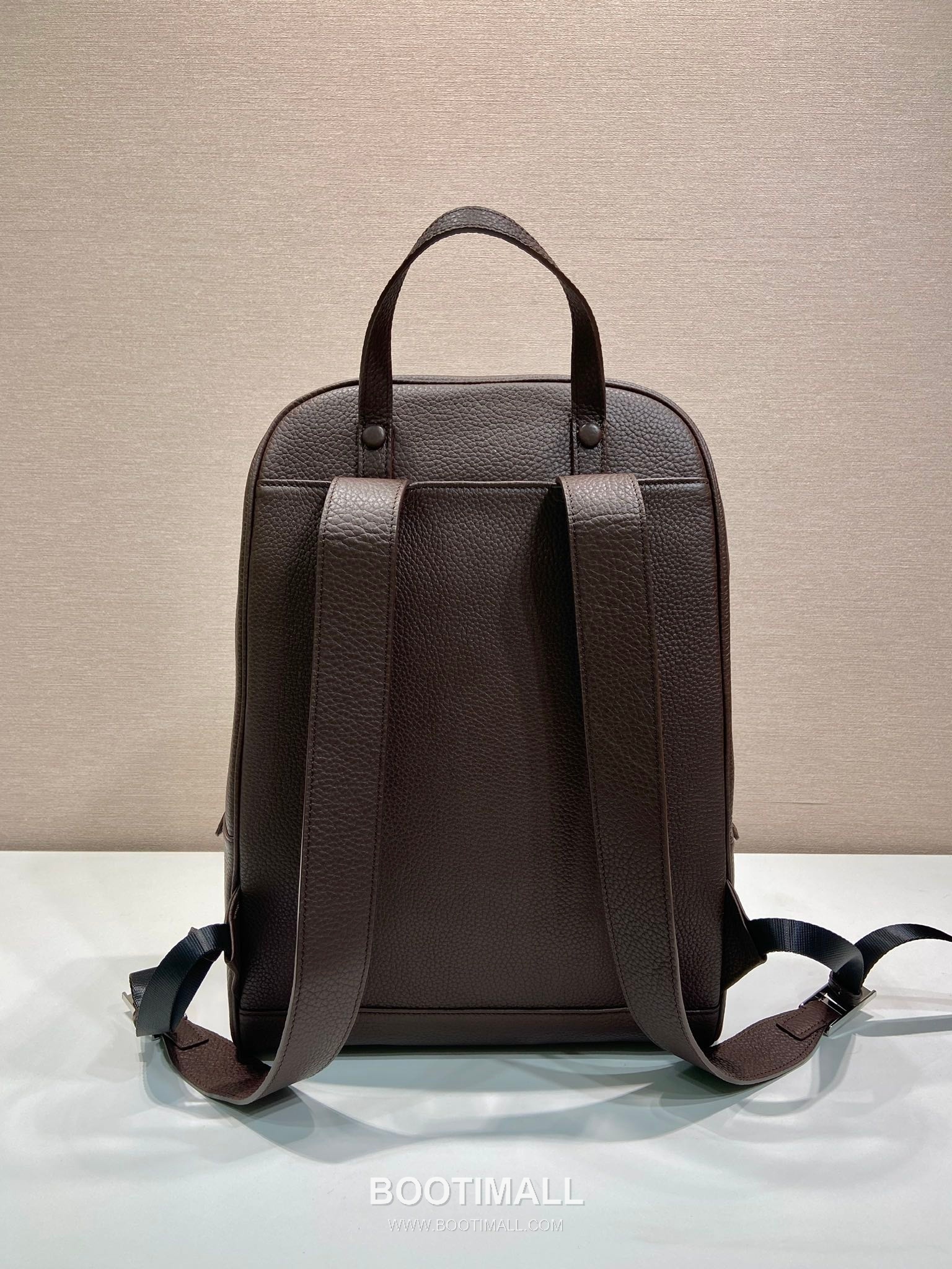Prada Deer Grain Calfskin Backpack with Front Pocket and Dual Zip Detail 프라다 디어그레인 카프스킨 프론트포켓 더블지퍼 백팩 2VZ102 30cm 4