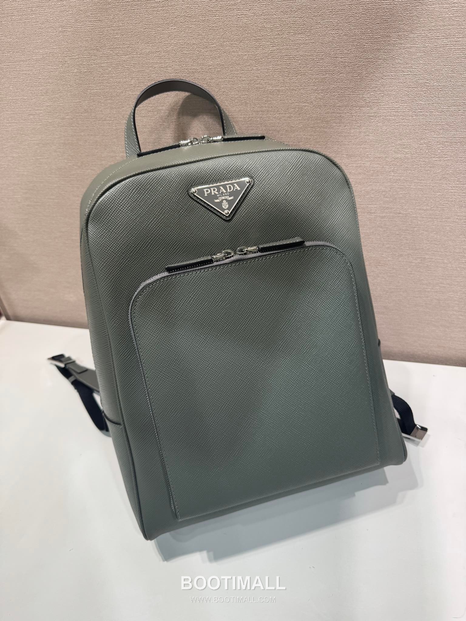 Prada Saffiano Calfskin Backpack with Front Pocket and Dual Zip Detail 프라다 사피아노 카프스킨 프론트포켓 더블지퍼 백팩 2VZ102 30cm 2