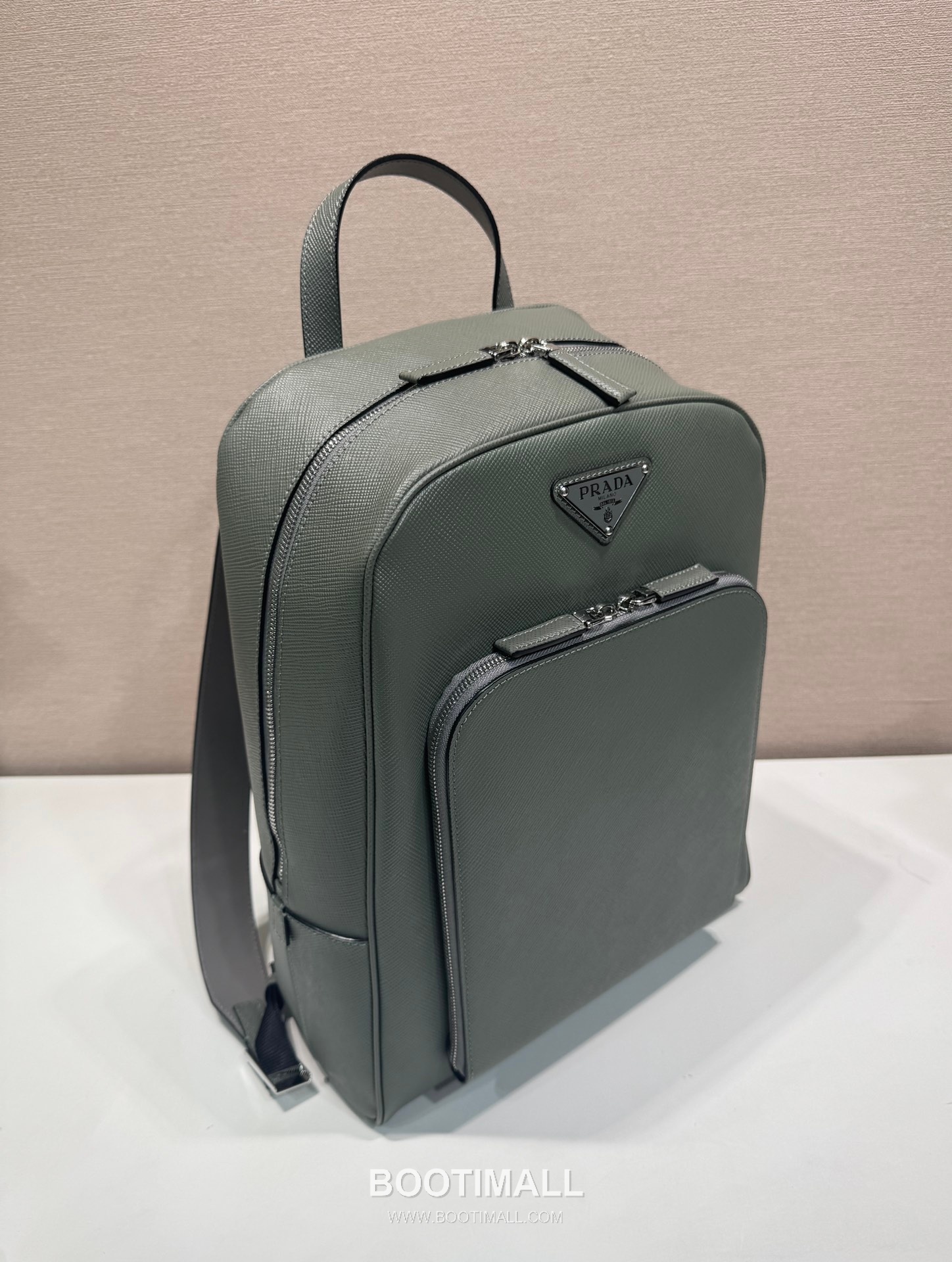 Prada Saffiano Calfskin Backpack with Front Pocket and Dual Zip Detail 프라다 사피아노 카프스킨 프론트포켓 더블지퍼 백팩 2VZ102 30cm 3