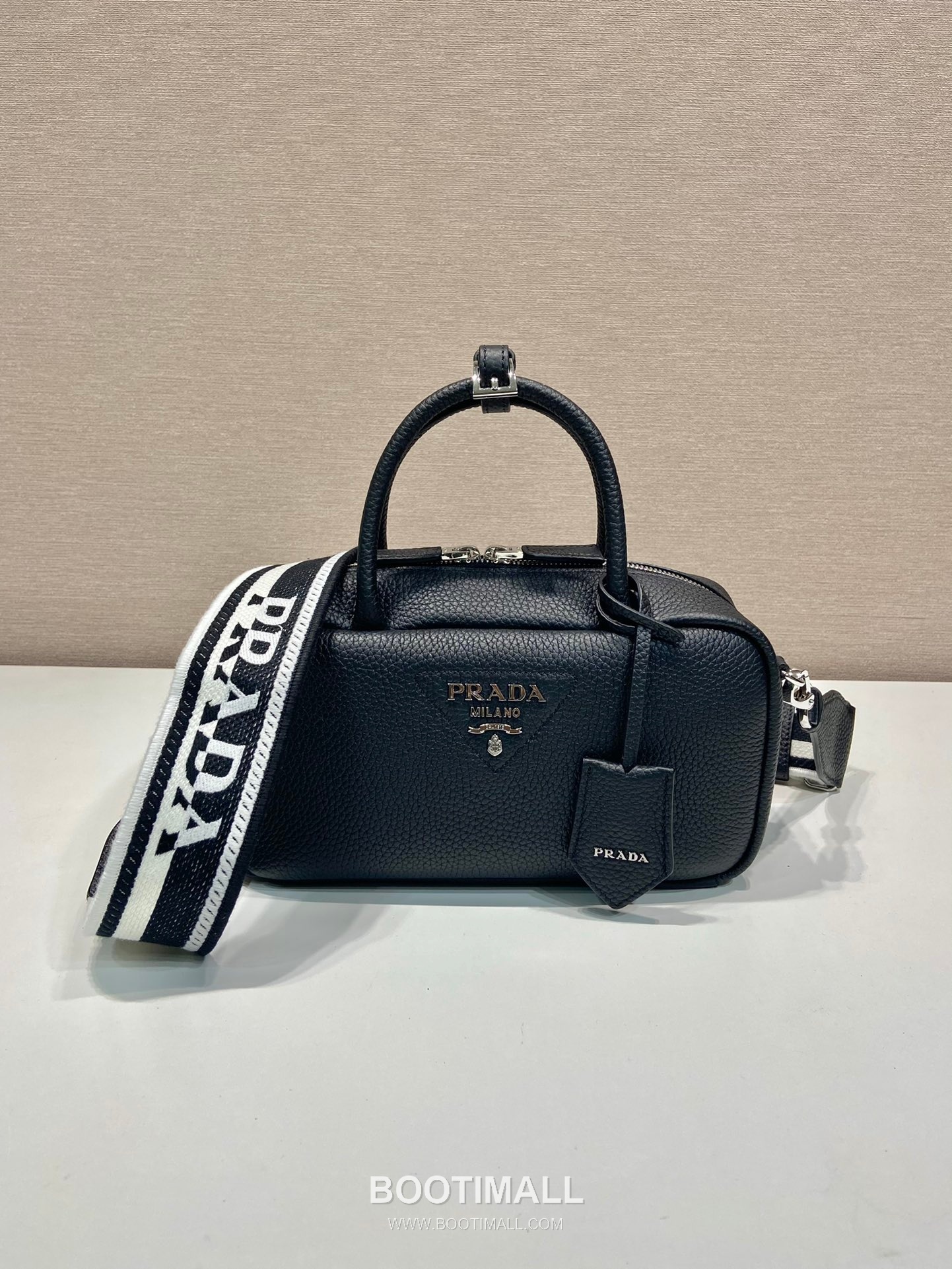 Prada Deer Grain Calfskin Top Handle Bag with Woven Strap and Zip Detail 프라다 디어그레인 카프스킨 우븐스트랩 지퍼 토트백 1BB102 24cm 1