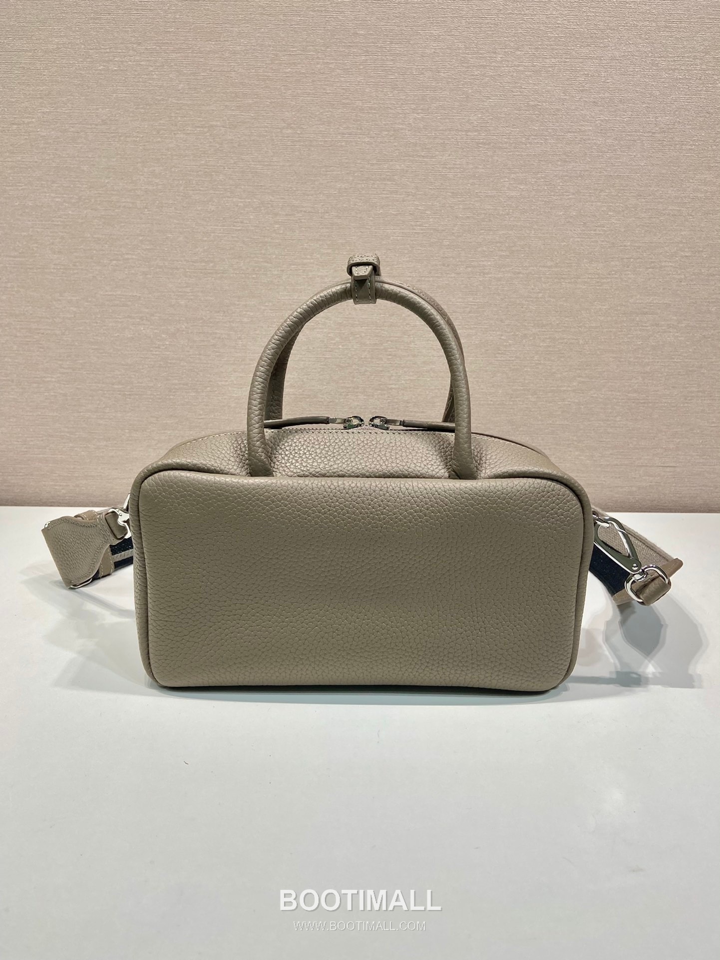 Prada Deer Grain Calfskin Top Handle Bag with Woven Strap and Zip Detail 프라다 디어그레인 카프스킨 우븐스트랩 지퍼 토트백 1BB102 24cm 4
