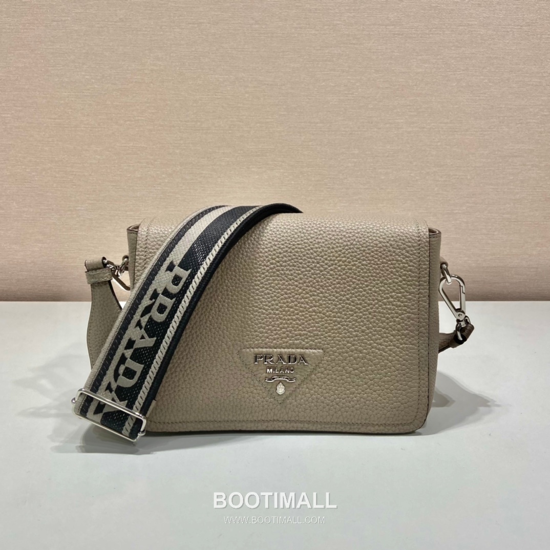 Prada Deer Grain Calfskin Shoulder Bag with Dual Detachable Strap and Logo Detail 프라다 디어그레인 카프스킨 더블스트랩 로고 숄더백 1BD314 23cm 1