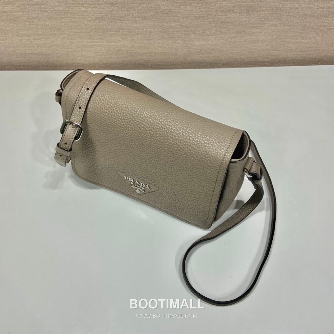 Prada Deer Grain Calfskin Shoulder Bag with Dual Detachable Strap and Logo Detail 프라다 디어그레인 카프스킨 더블스트랩 로고 숄더백 1BD314 23cm 2