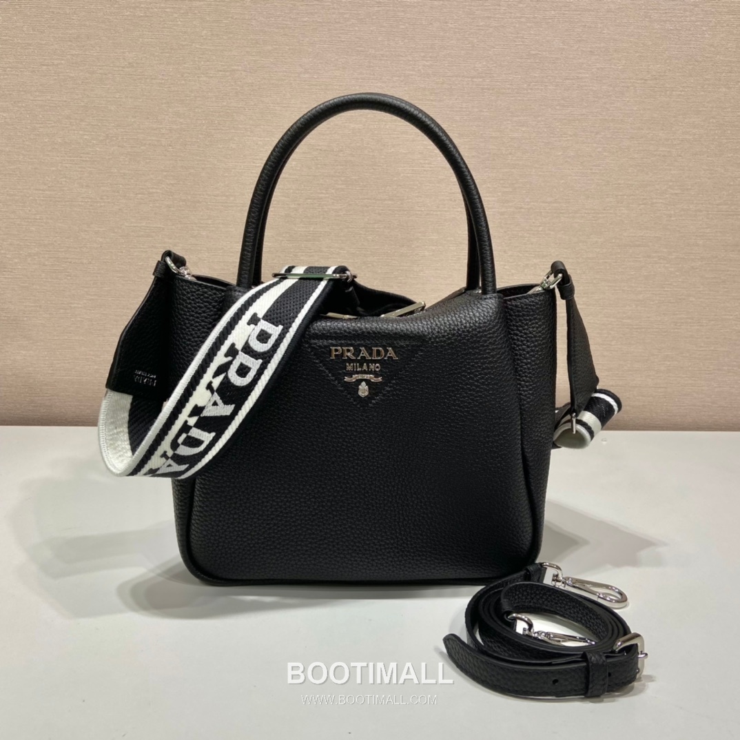 Prada Deer Grain Calfskin Shoulder Bag with Dual Detachable Strap and Multi Compartment Detail 프라다 디어그레인 카프스킨 더블스트랩 멀티수납 숄더백 1BC145 23cm 1