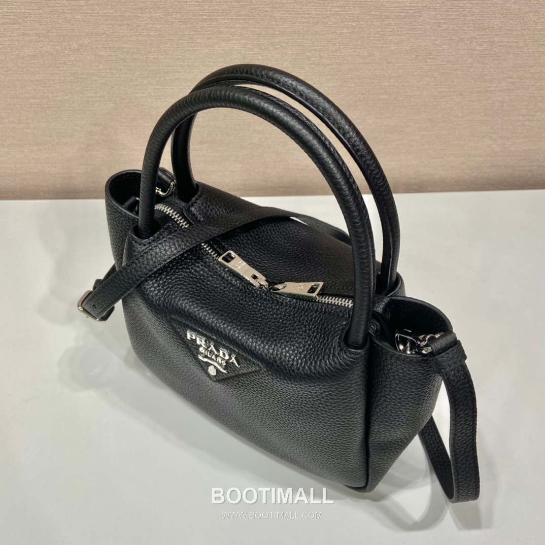 Prada Deer Grain Calfskin Shoulder Bag with Dual Detachable Strap and Multi Compartment Detail 프라다 디어그레인 카프스킨 더블스트랩 멀티수납 숄더백 1BC145 23cm 3