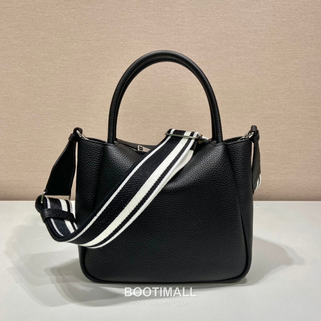 Prada Deer Grain Calfskin Shoulder Bag with Dual Detachable Strap and Multi Compartment Detail 프라다 디어그레인 카프스킨 더블스트랩 멀티수납 숄더백 1BC145 23cm 4