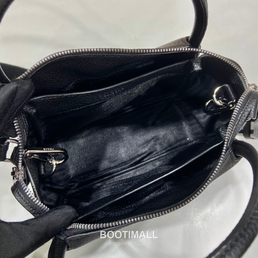 Prada Deer Grain Calfskin Shoulder Bag with Dual Detachable Strap and Multi Compartment Detail 프라다 디어그레인 카프스킨 더블스트랩 멀티수납 숄더백 1BC145 23cm 8