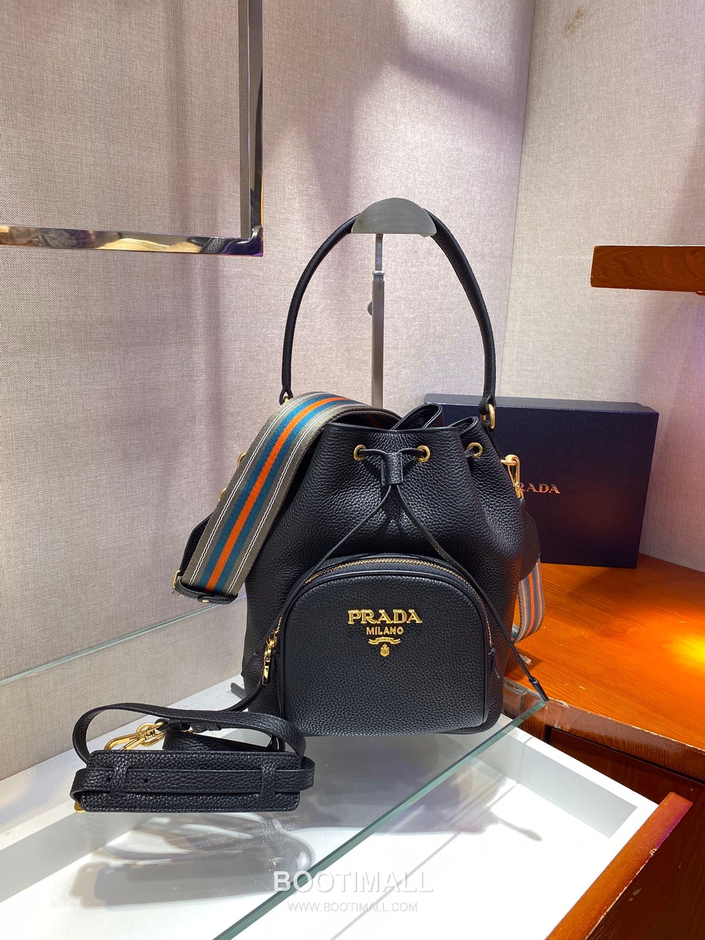 Prada Deer Grain Calfskin Bucket Bag with Drawstring Closure and Dual Strap Detail 프라다 디어그레인 카프스킨 드로스트링 더블스트랩 버킷백 1BE030 25cm 1