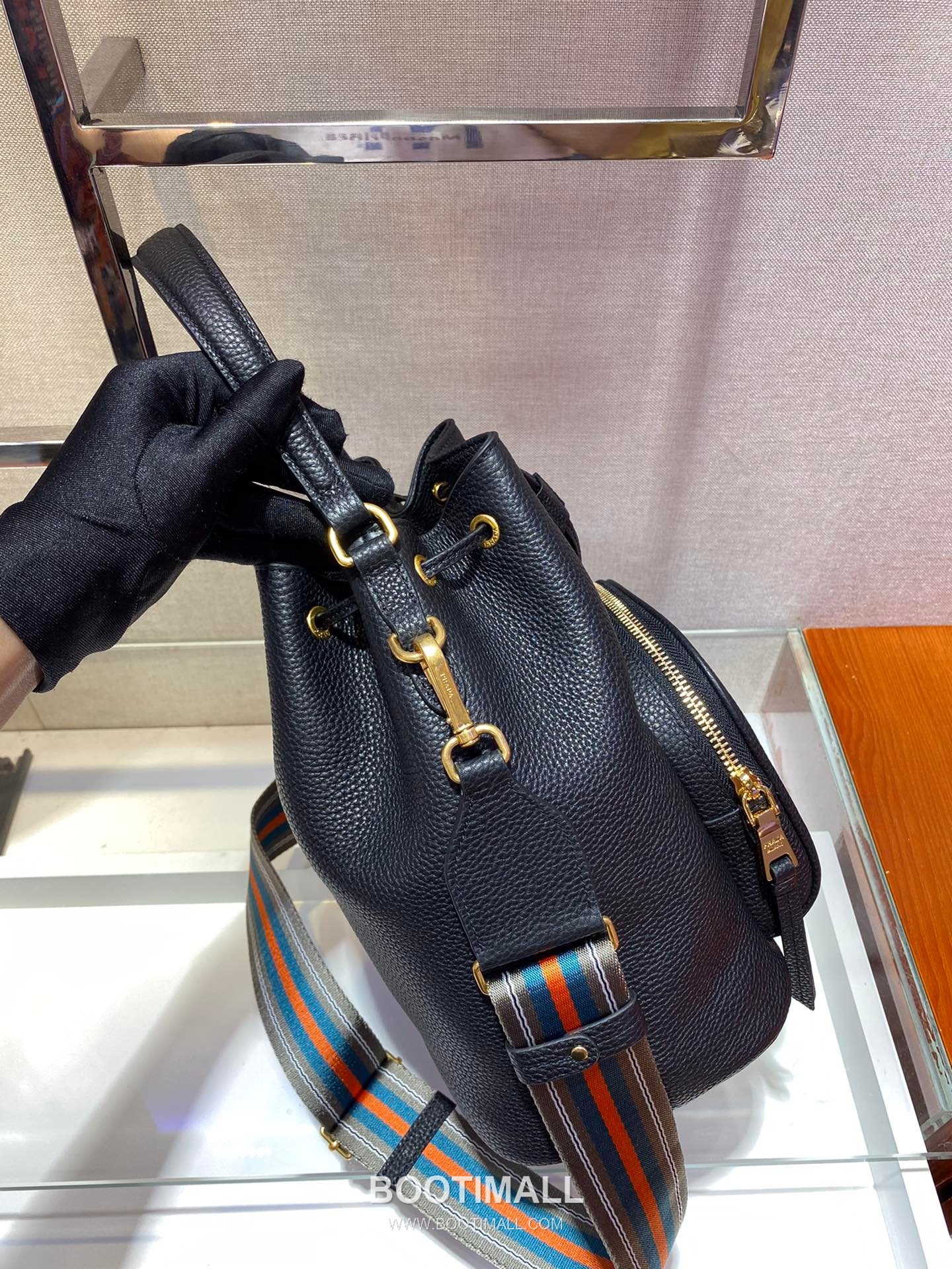 Prada Deer Grain Calfskin Bucket Bag with Drawstring Closure and Dual Strap Detail 프라다 디어그레인 카프스킨 드로스트링 더블스트랩 버킷백 1BE030 25cm 6