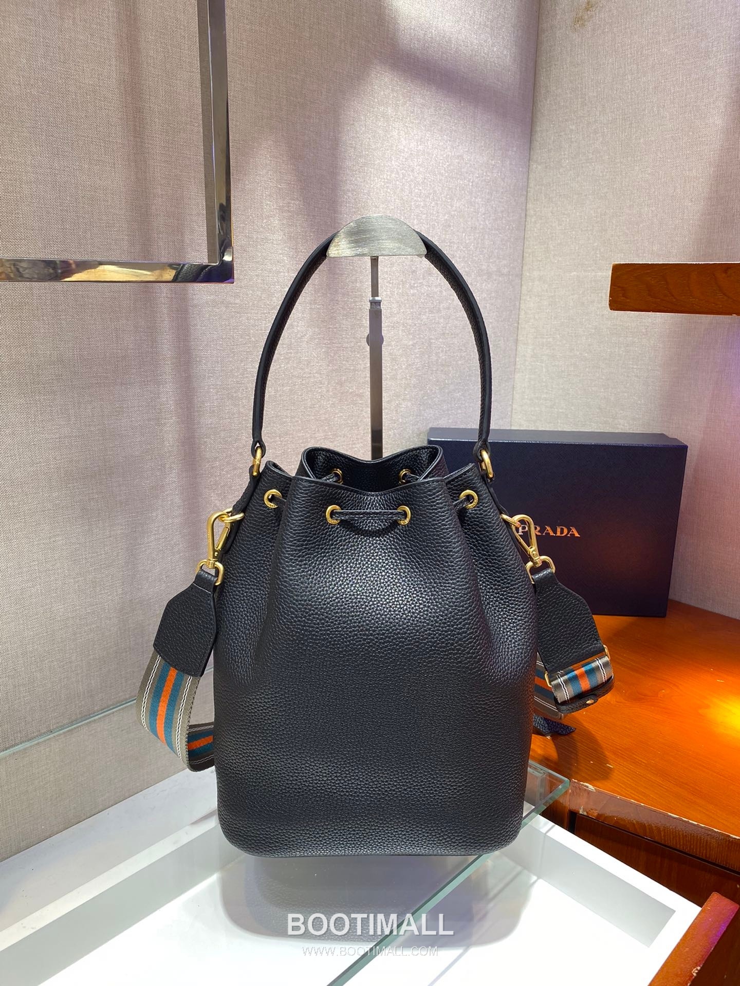Prada Deer Grain Calfskin Bucket Bag with Drawstring Closure and Dual Strap Detail 프라다 디어그레인 카프스킨 드로스트링 더블스트랩 버킷백 1BE030 25cm 7