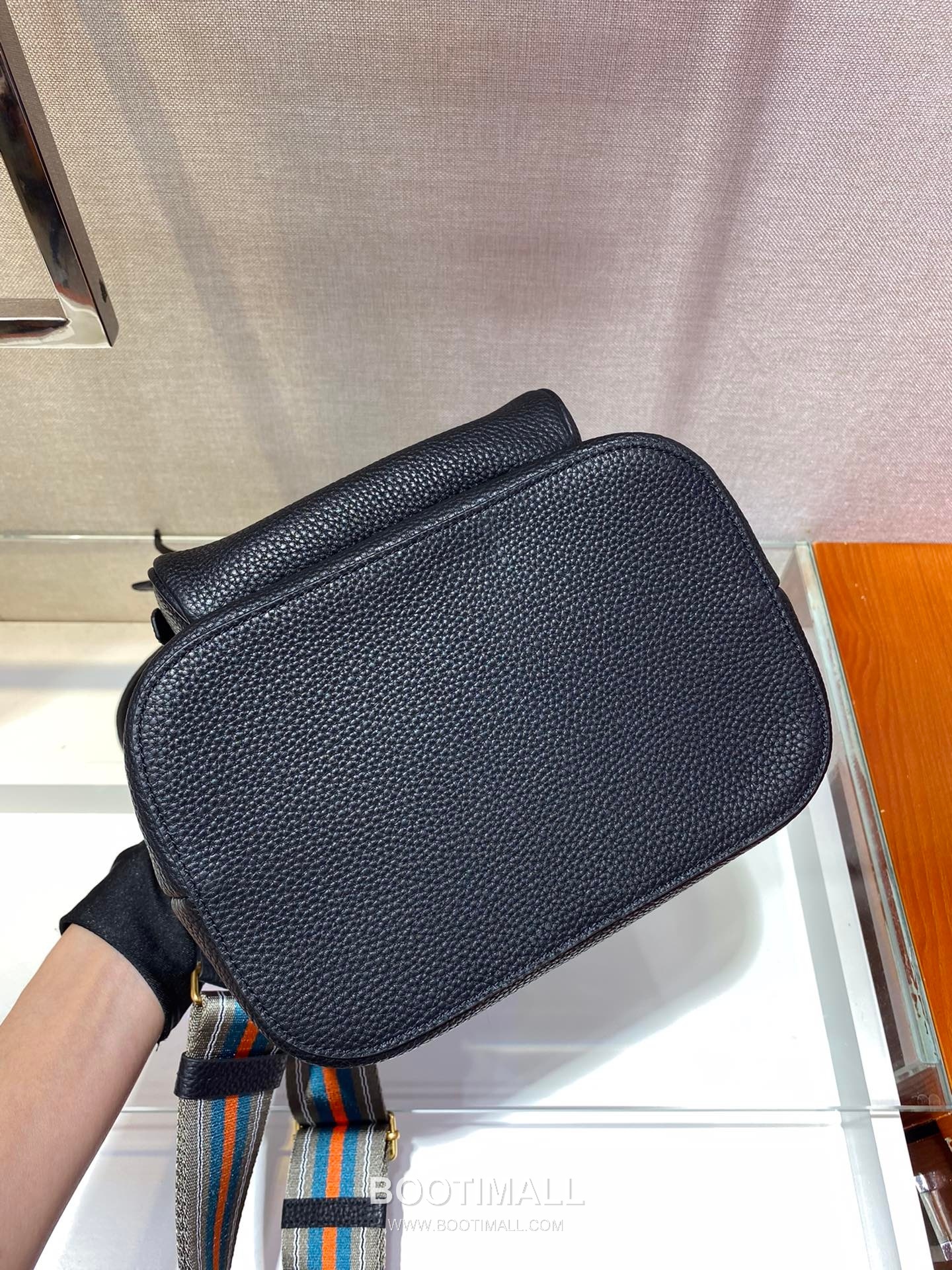 Prada Deer Grain Calfskin Bucket Bag with Drawstring Closure and Dual Strap Detail 프라다 디어그레인 카프스킨 드로스트링 더블스트랩 버킷백 1BE030 25cm 8