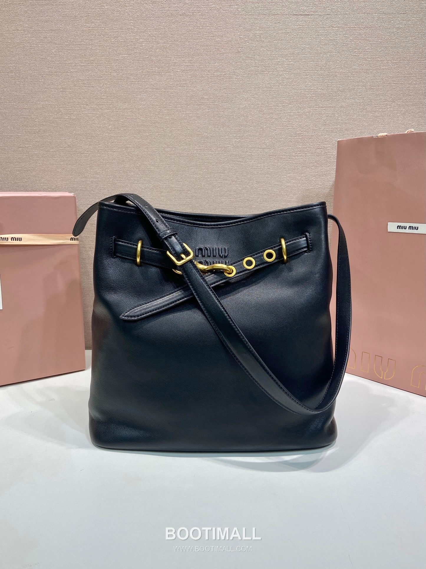 Prada Aventure Calfskin Bucket Bag with Vintage Gold Hardware and Logo Detail 프라다 아방튀르 카프스킨 빈티지골드로고 버킷백 5BE101 30cm 1
