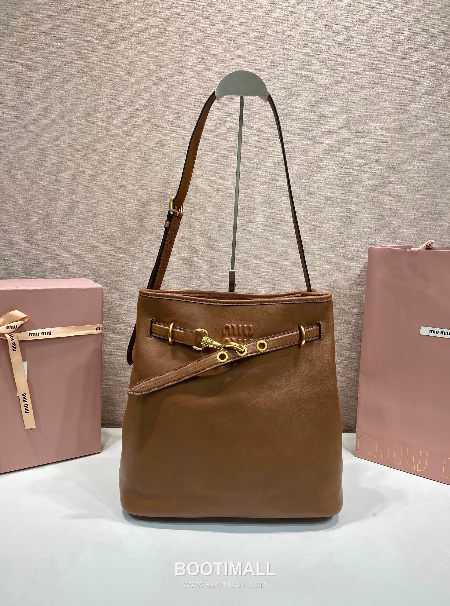 Prada Aventure Calfskin Bucket Bag with Vintage Gold Hardware and Logo Detail 프라다 아방튀르 카프스킨 빈티지골드로고 버킷백 5BE101 30cm 1