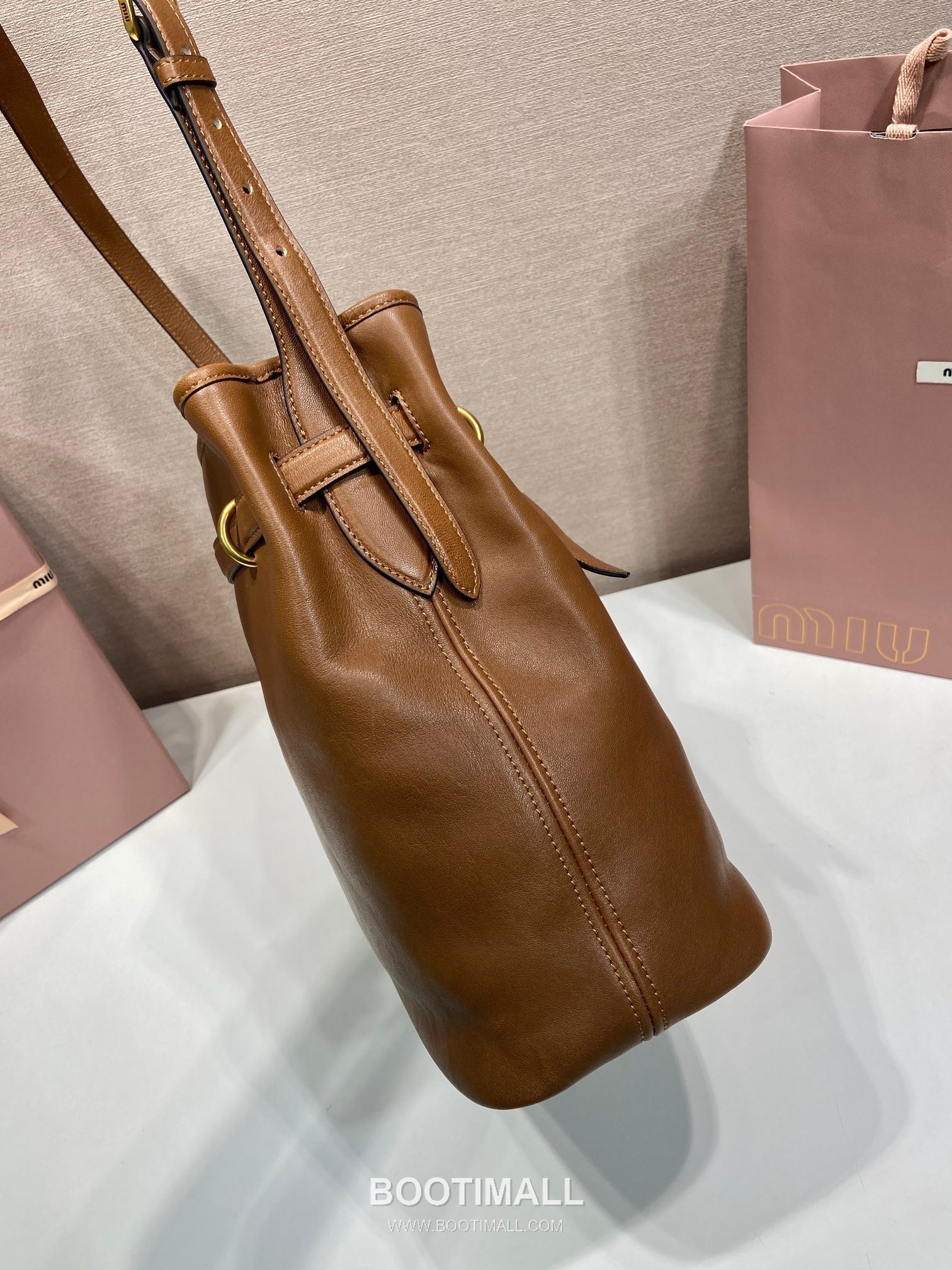 Prada Aventure Calfskin Bucket Bag with Vintage Gold Hardware and Logo Detail 프라다 아방튀르 카프스킨 빈티지골드로고 버킷백 5BE101 30cm 6