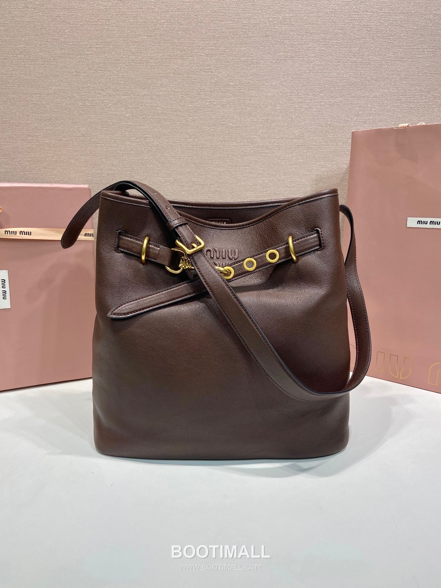 Prada Aventure Calfskin Bucket Bag with Vintage Gold Hardware and Logo Detail 프라다 아방튀르 카프스킨 빈티지골드로고 버킷백 5BE101 30cm 1