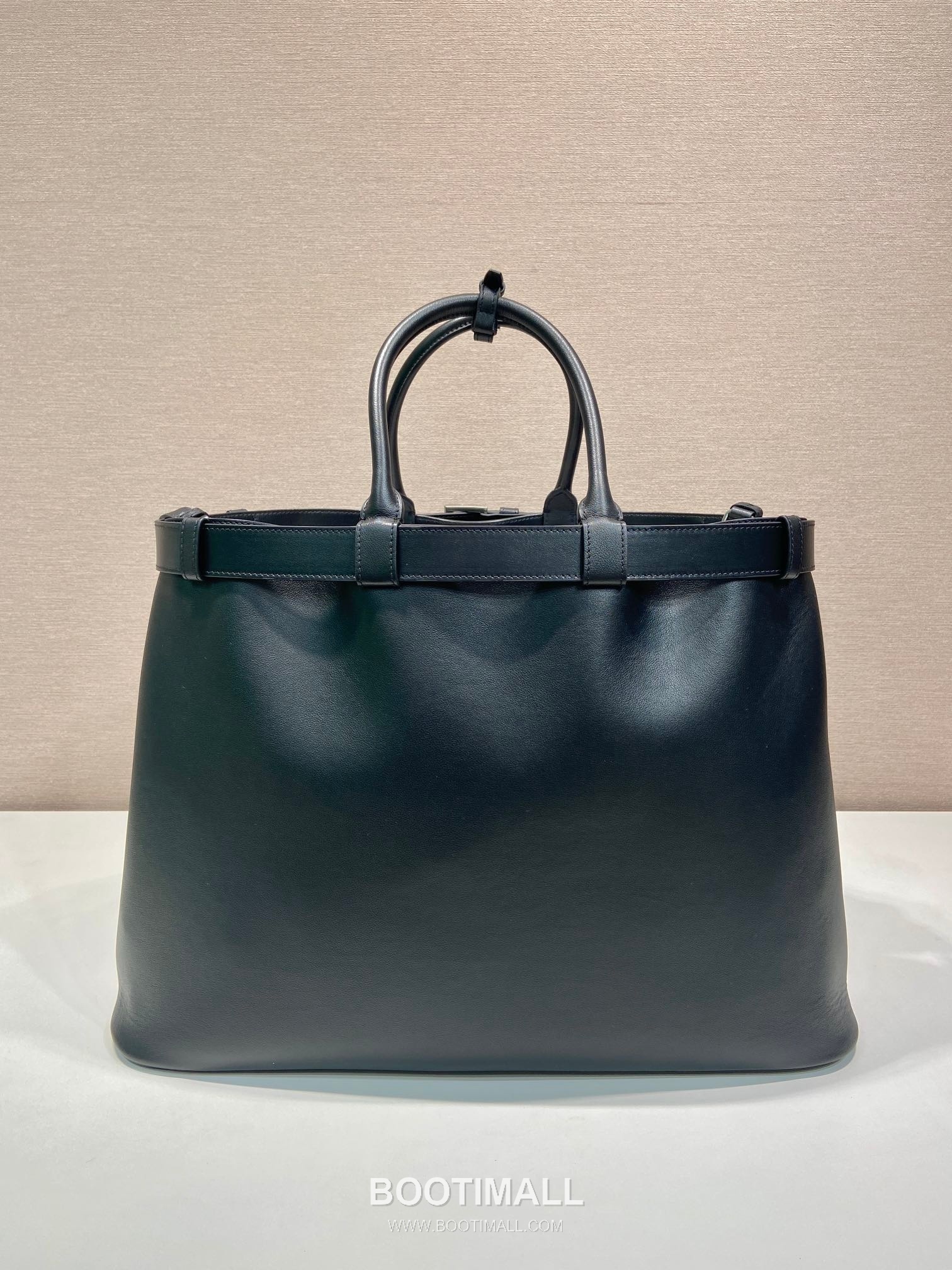Prada Calfskin Tote Bag with Belt Buckle Detail and Detachable Strap 프라다 카프스킨 벨트버클 디테일 탈부착스트랩 토트백 1BG126 48cm 6