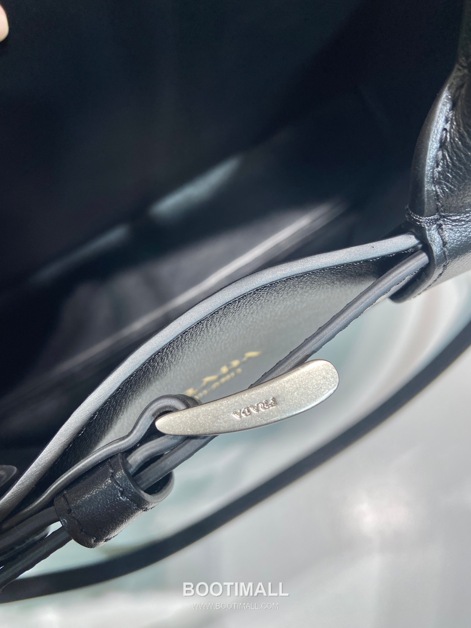 Prada Calfskin Tote Bag with Belt Buckle Detail and Detachable Strap 프라다 카프스킨 벨트버클 디테일 탈부착스트랩 토트백 1BG126 48cm 8