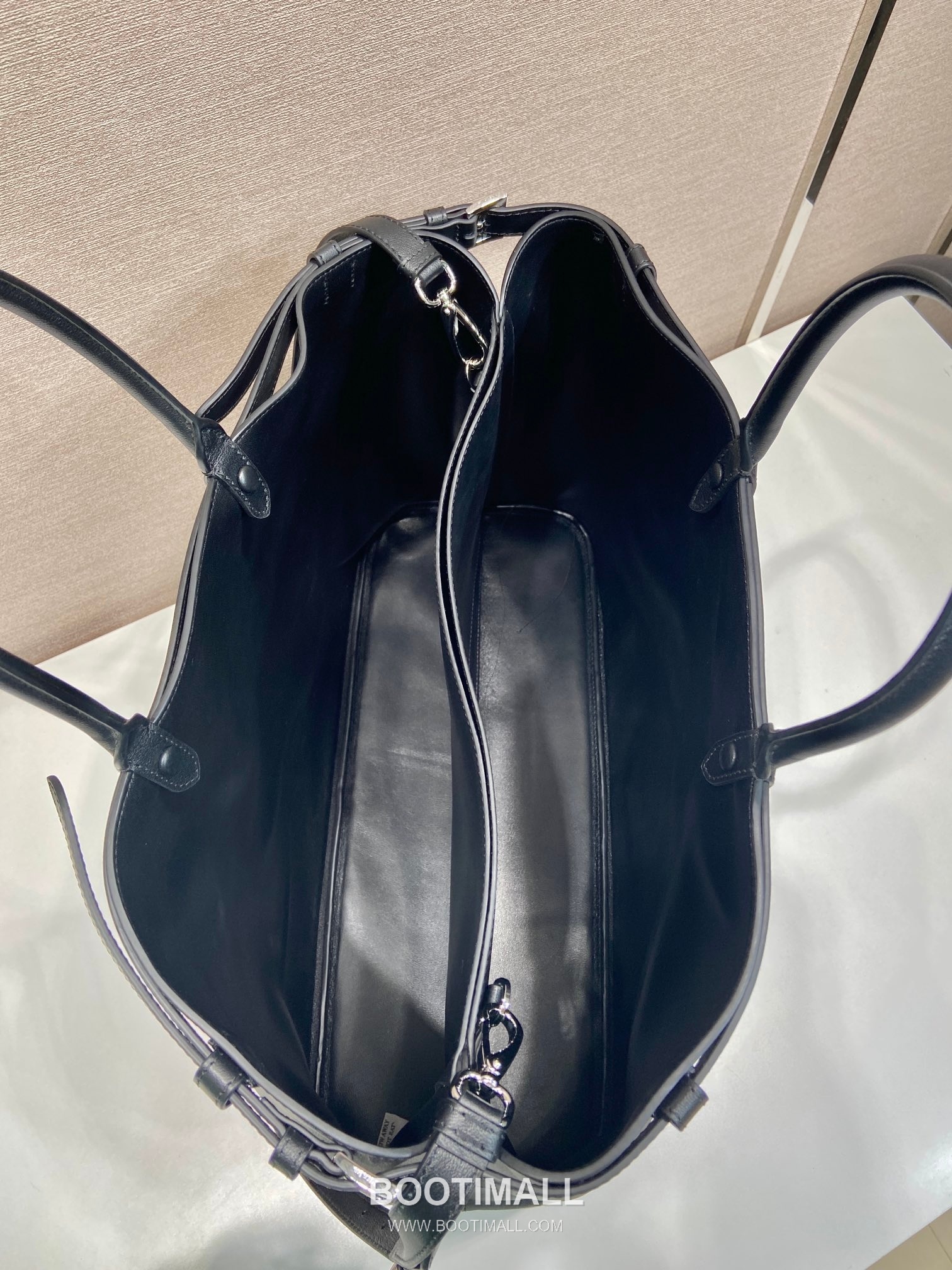 Prada Calfskin Tote Bag with Belt Buckle Detail and Detachable Strap 프라다 카프스킨 벨트버클 디테일 탈부착스트랩 토트백 1BG126 48cm 10