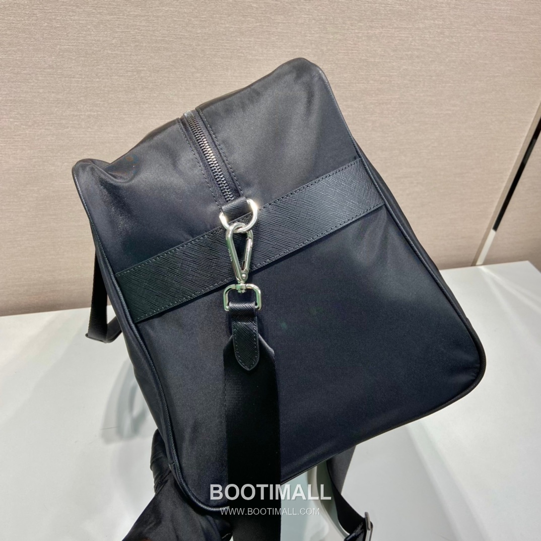 Prada Nylon and Crossgrain Calfskin Travel Bag with Triangle Logo and Detachable Strap 프라다 나일론 카프스킨 삼각로고 탈부착스트랩 트래블백 2VC796A 44cm 4