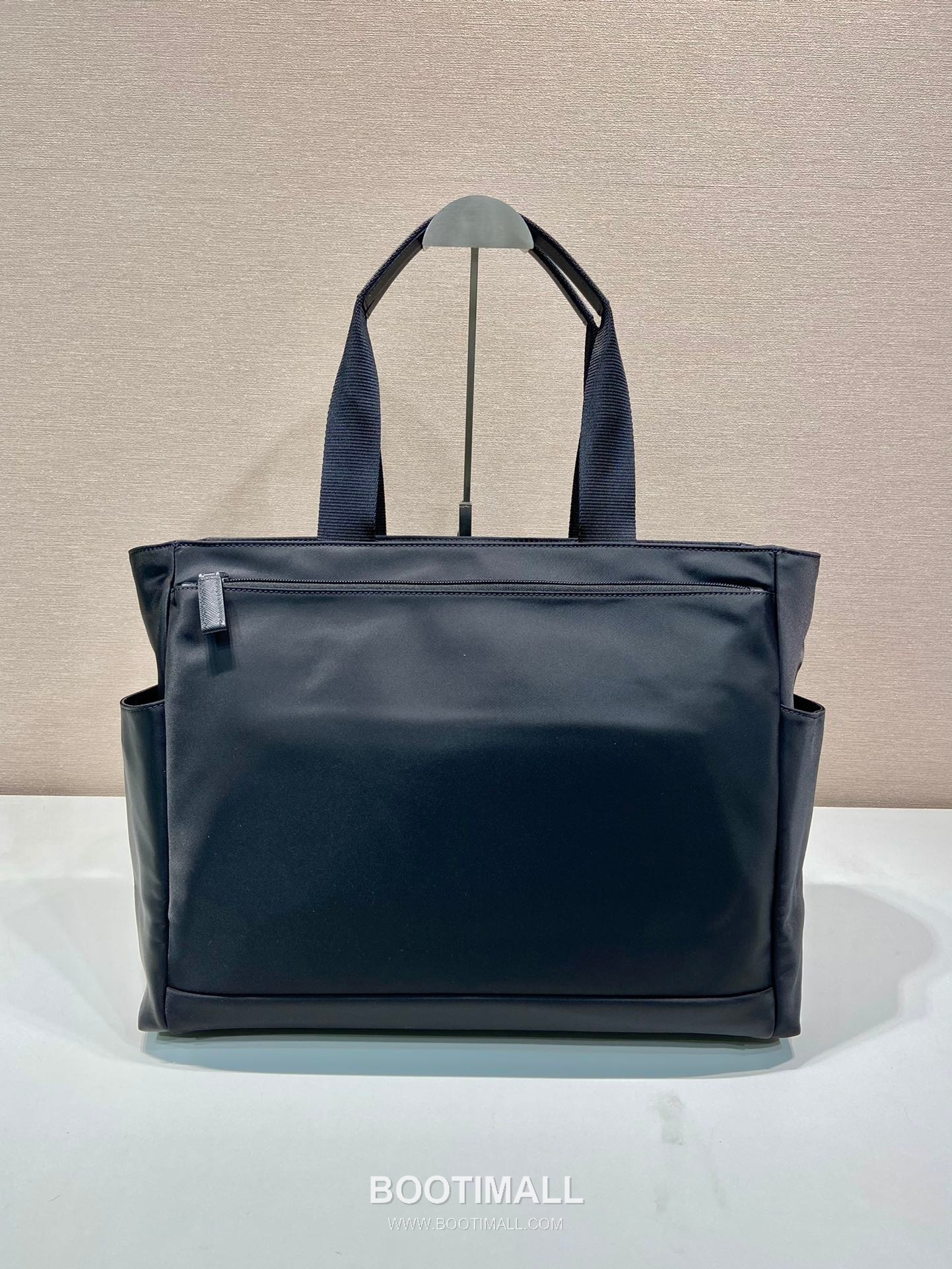 Prada Nylon Tote Bag with Front Zip Pocket and Side Pocket Detail 프라다 나일론 프론트지퍼 사이드포켓 토트백 2VG097 40cm 4