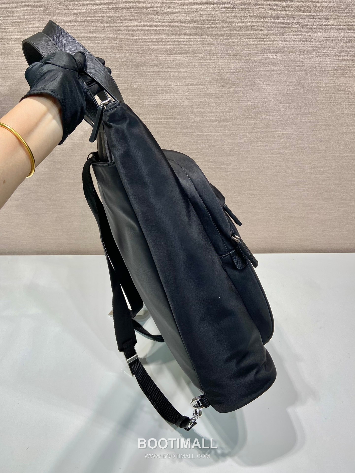 Prada Nylon Tote Backpack with Crossgrain Calfskin Handle and Multi Way Carry Detail 프라다 나일론 카프스킨 핸들 멀티웨이 토트백 2VG098 38cm 5