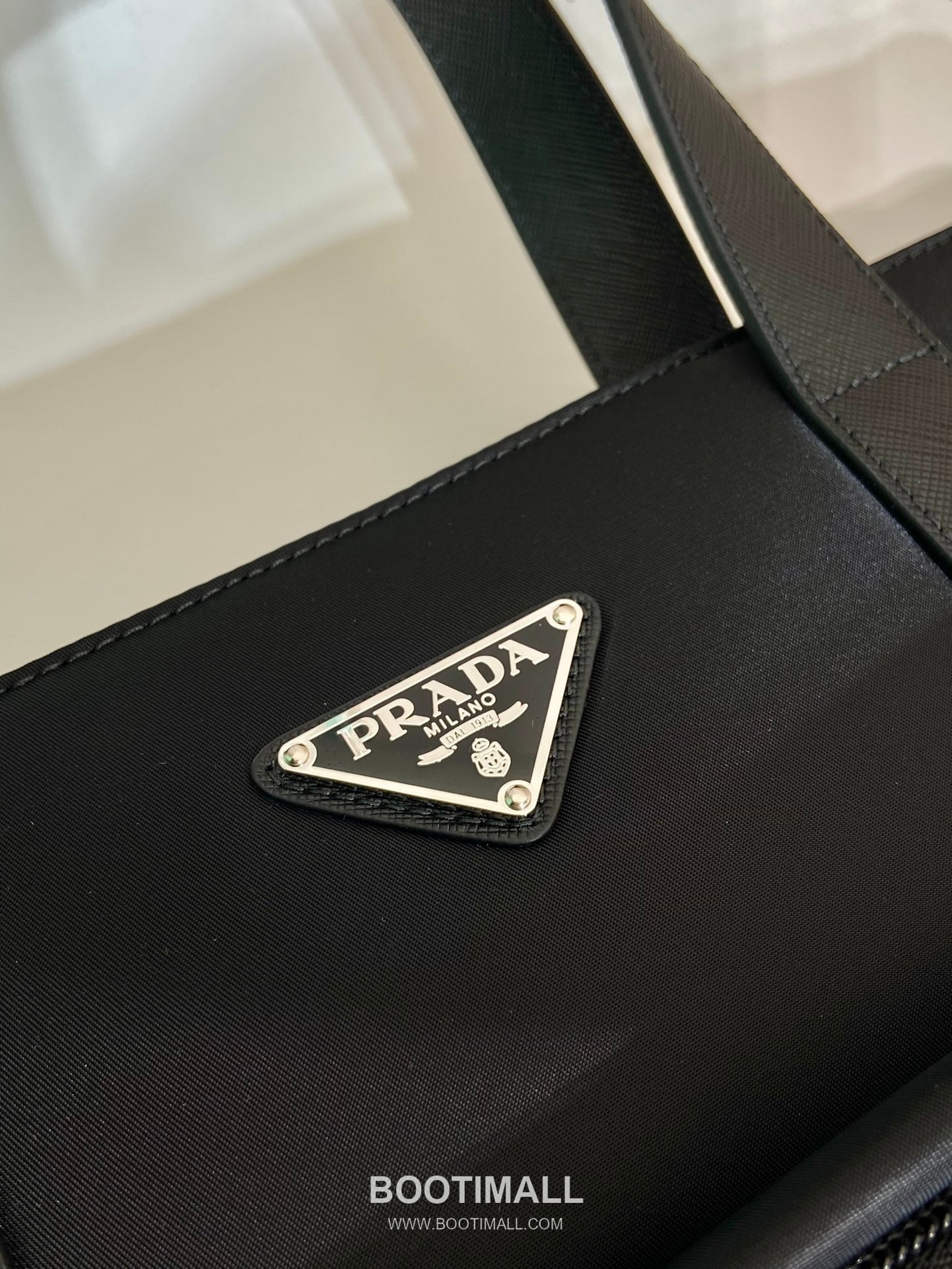 Prada Nylon Tote Backpack with Crossgrain Calfskin Handle and Multi Way Carry Detail 프라다 나일론 카프스킨 핸들 멀티웨이 토트백 2VG098 38cm 7
