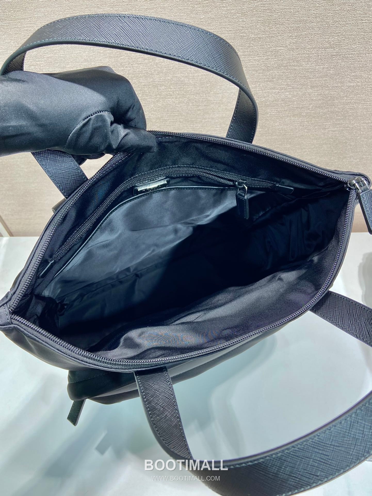 Prada Nylon Tote Backpack with Crossgrain Calfskin Handle and Multi Way Carry Detail 프라다 나일론 카프스킨 핸들 멀티웨이 토트백 2VG098 38cm 8