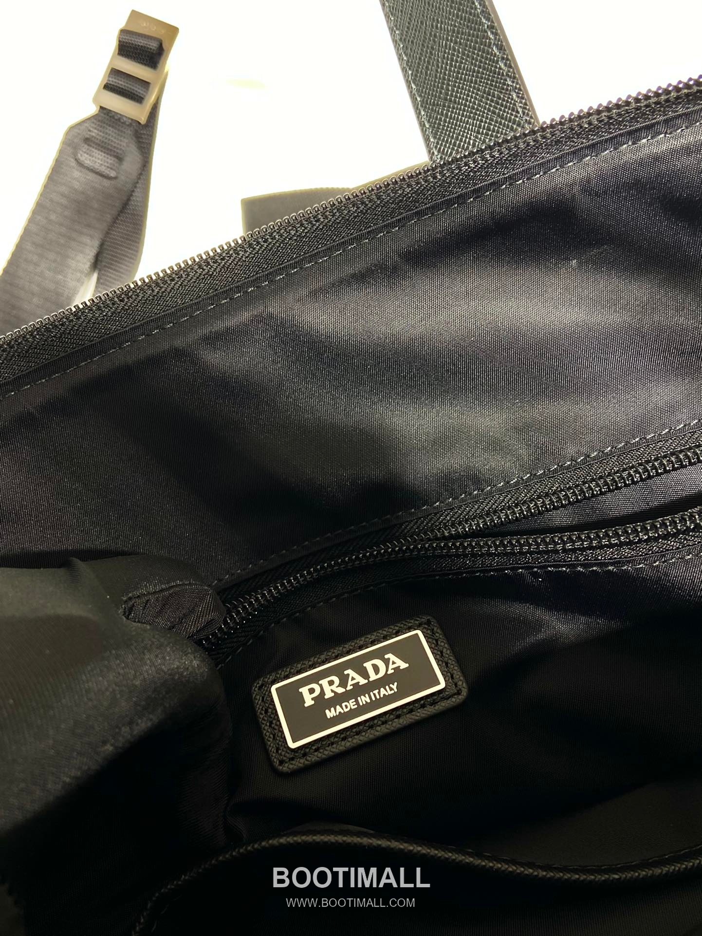 Prada Nylon Tote Backpack with Crossgrain Calfskin Handle and Multi Way Carry Detail 프라다 나일론 카프스킨 핸들 멀티웨이 토트백 2VG098 38cm 9