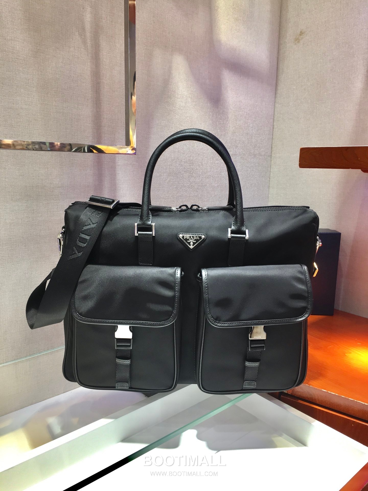 Prada Nylon Briefcase with Saffiano Leather Trim and Dual Front Pocket Detail 프라다 나일론 사피아노 트림 더블포켓 브리프케이스 2VE017 40cm 4