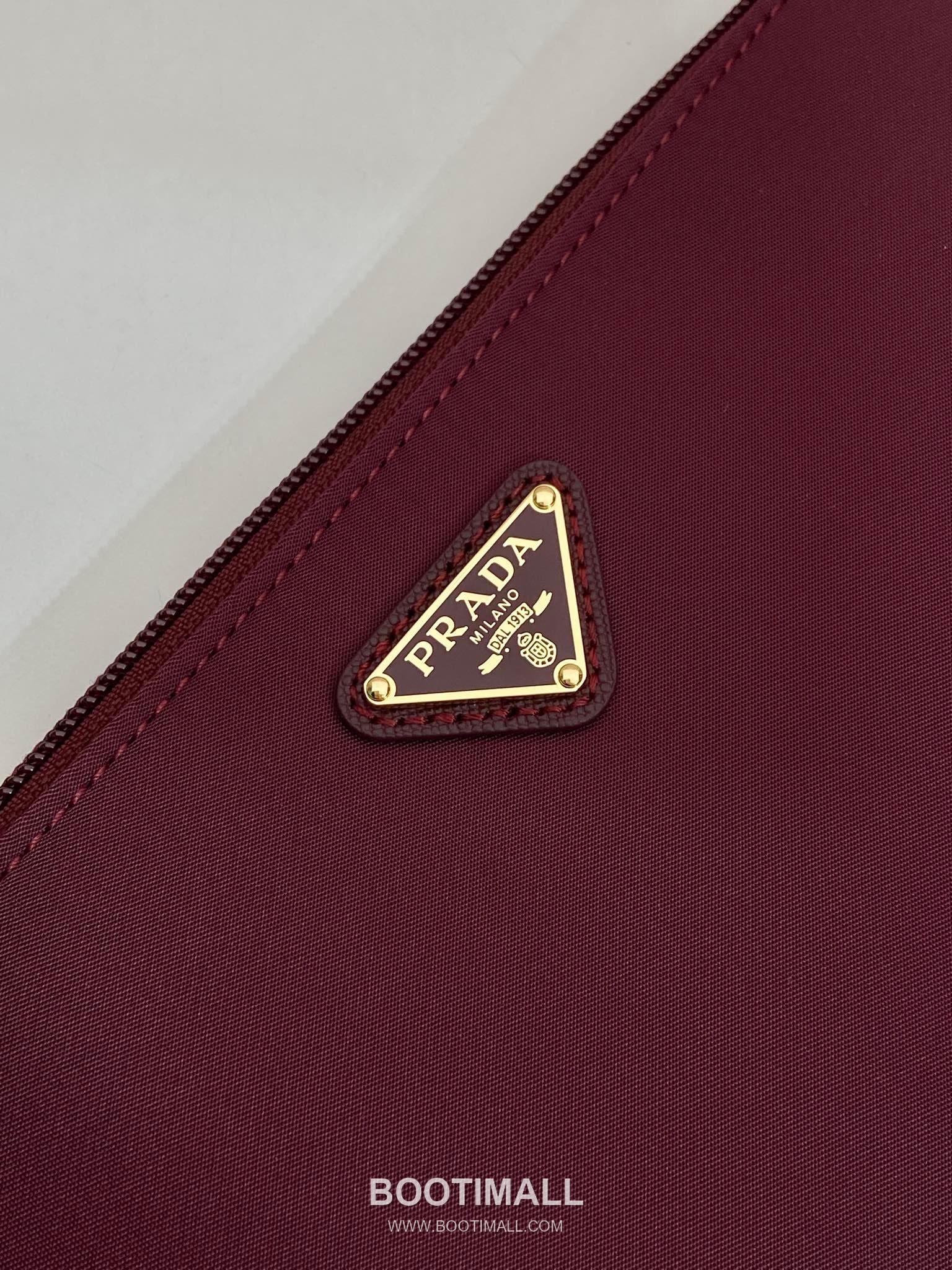 Prada Re-Nylon Clutch Bag with Detachable Wrist Strap and Triangle Logo Detail 프라다 리나일론 손목스트랩 삼각로고 클러치 1NS021 17cm 7