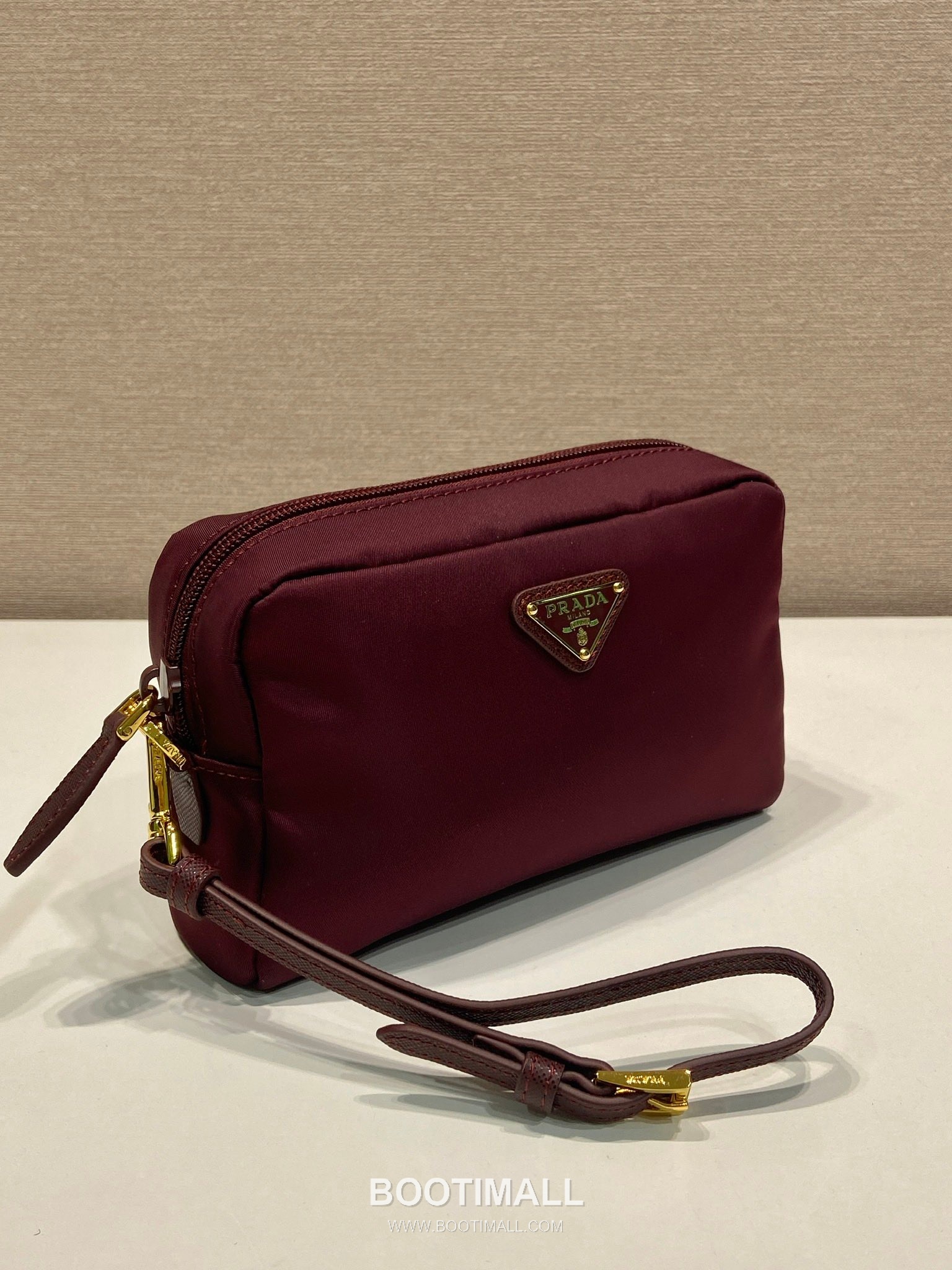 Prada Re-Nylon Clutch Bag with Detachable Wrist Strap and Triangle Logo Detail 프라다 리나일론 손목스트랩 삼각로고 클러치 1NS021 17cm 11