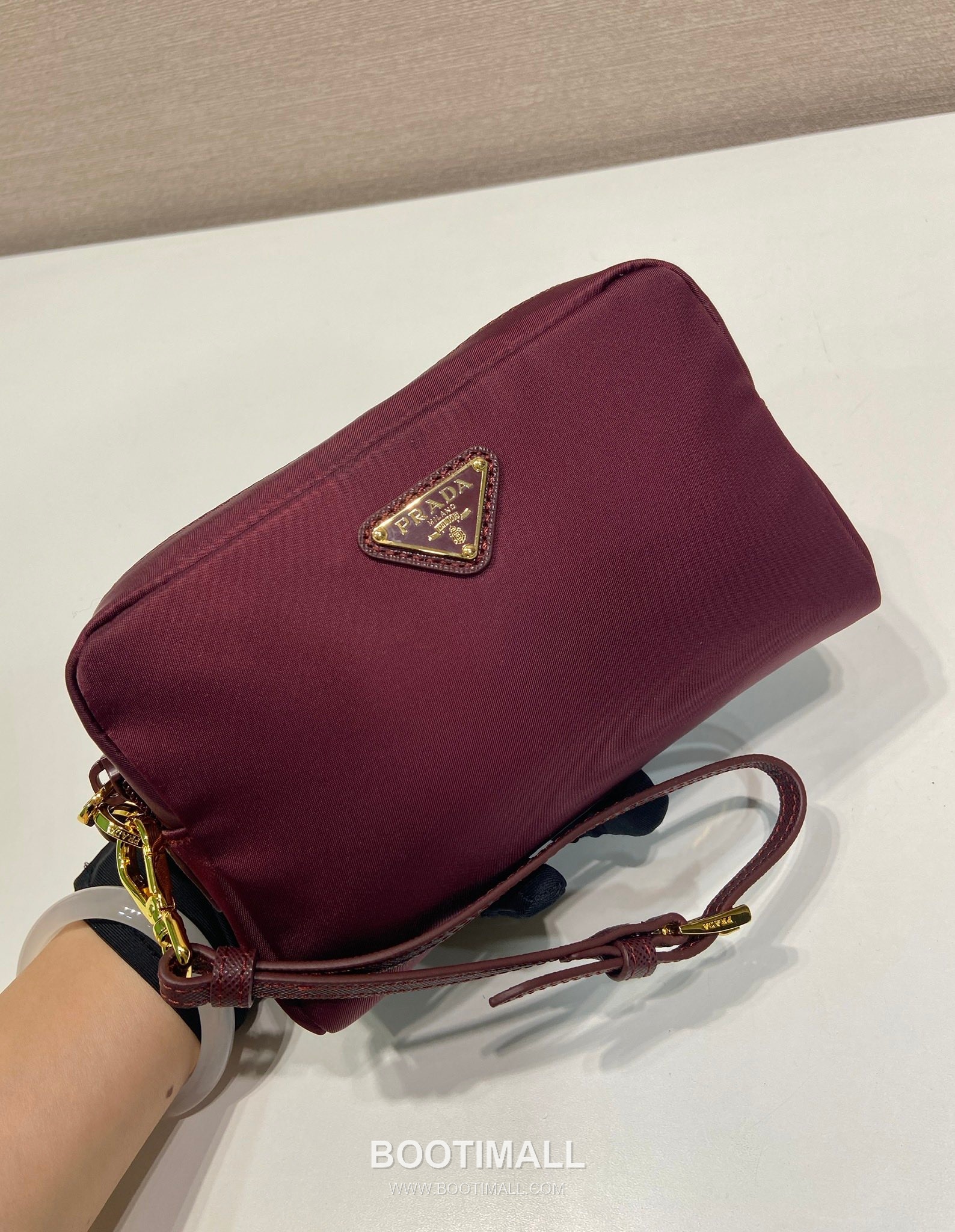Prada Re-Nylon Clutch Bag with Detachable Wrist Strap and Triangle Logo Detail 프라다 리나일론 손목스트랩 삼각로고 클러치 1NS021 17cm 13