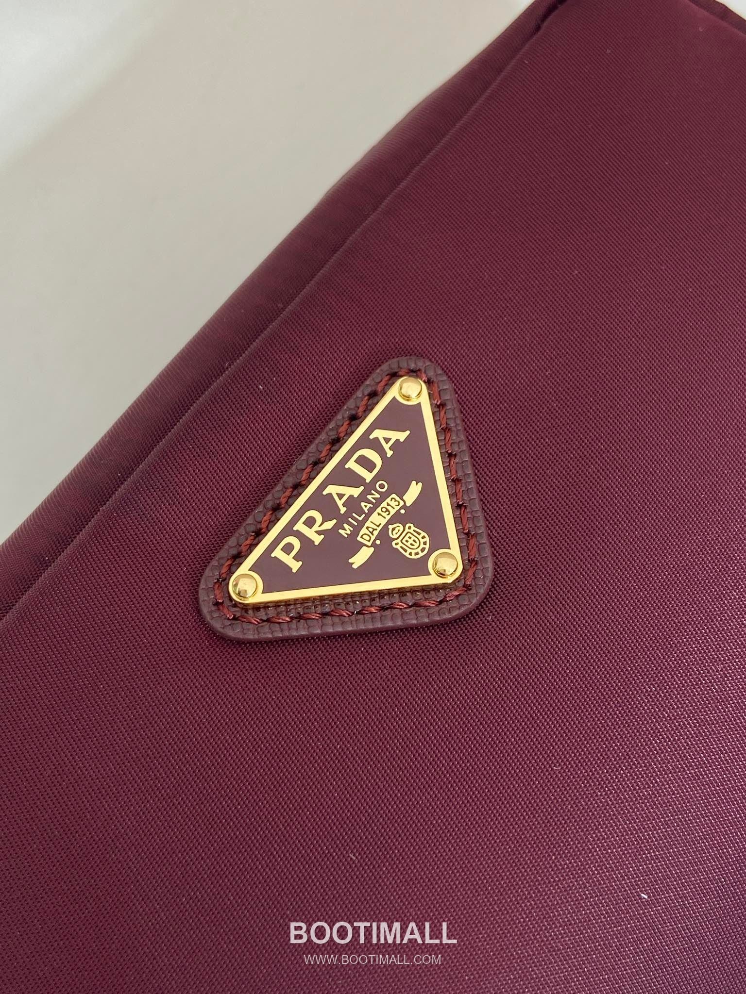 Prada Re-Nylon Clutch Bag with Detachable Wrist Strap and Triangle Logo Detail 프라다 리나일론 손목스트랩 삼각로고 클러치 1NS021 17cm 16