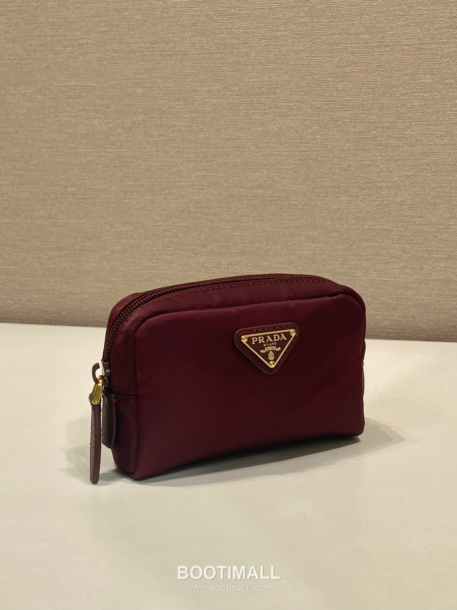 Prada Re-Nylon Mini Clutch Bag with Zip Closure and Internal Pocket Detail 프라다 리나일론 미니 지퍼포켓 클러치 1NA339 12cm 3