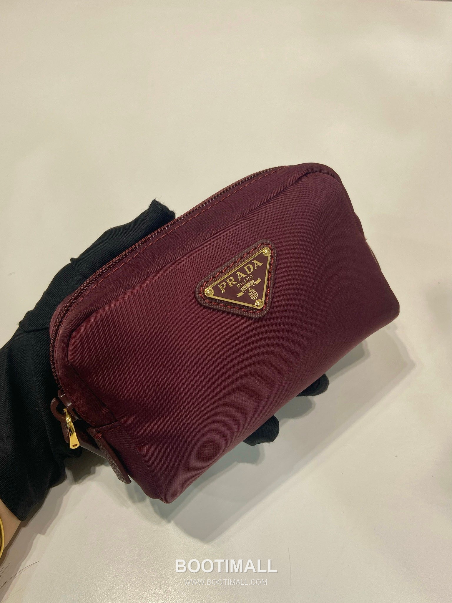 Prada Re-Nylon Mini Clutch Bag with Zip Closure and Internal Pocket Detail 프라다 리나일론 미니 지퍼포켓 클러치 1NA339 12cm 4